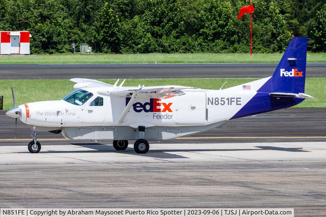 N851FE, 1989 Cessna 208B C/N 208B0166, Taxing for delivering