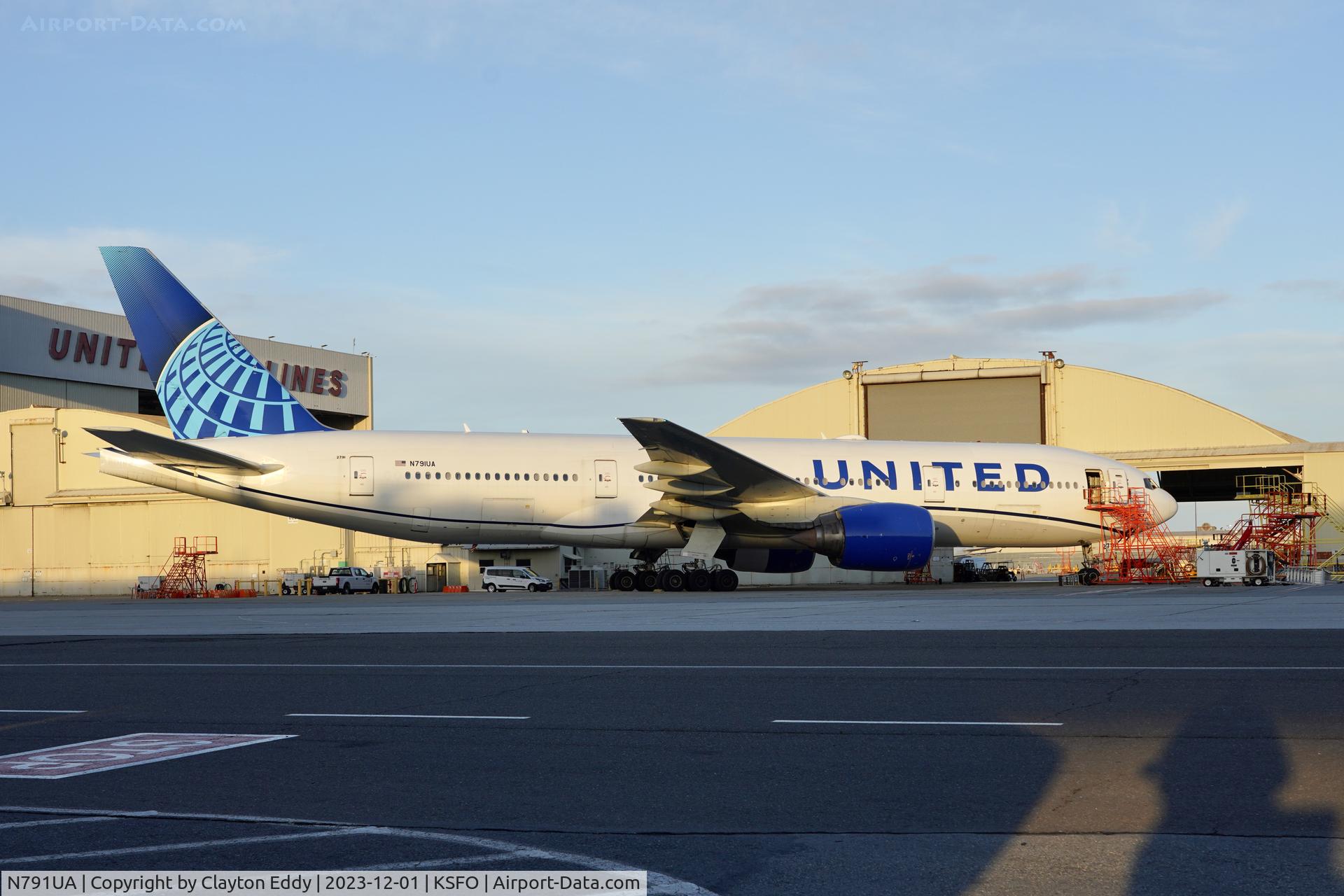 N791UA, 1997 Boeing 777-222 C/N 26933, SFO 2023.