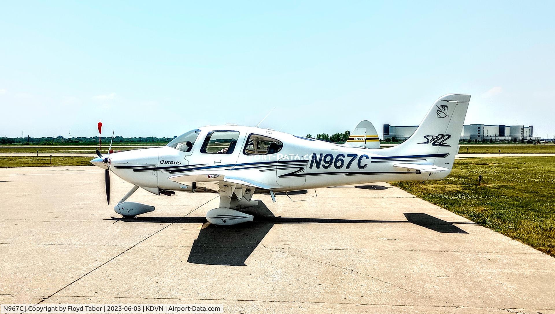 N967C, 2002 Cirrus SR22 C/N 0417, On the ramp at REVV Aviation
