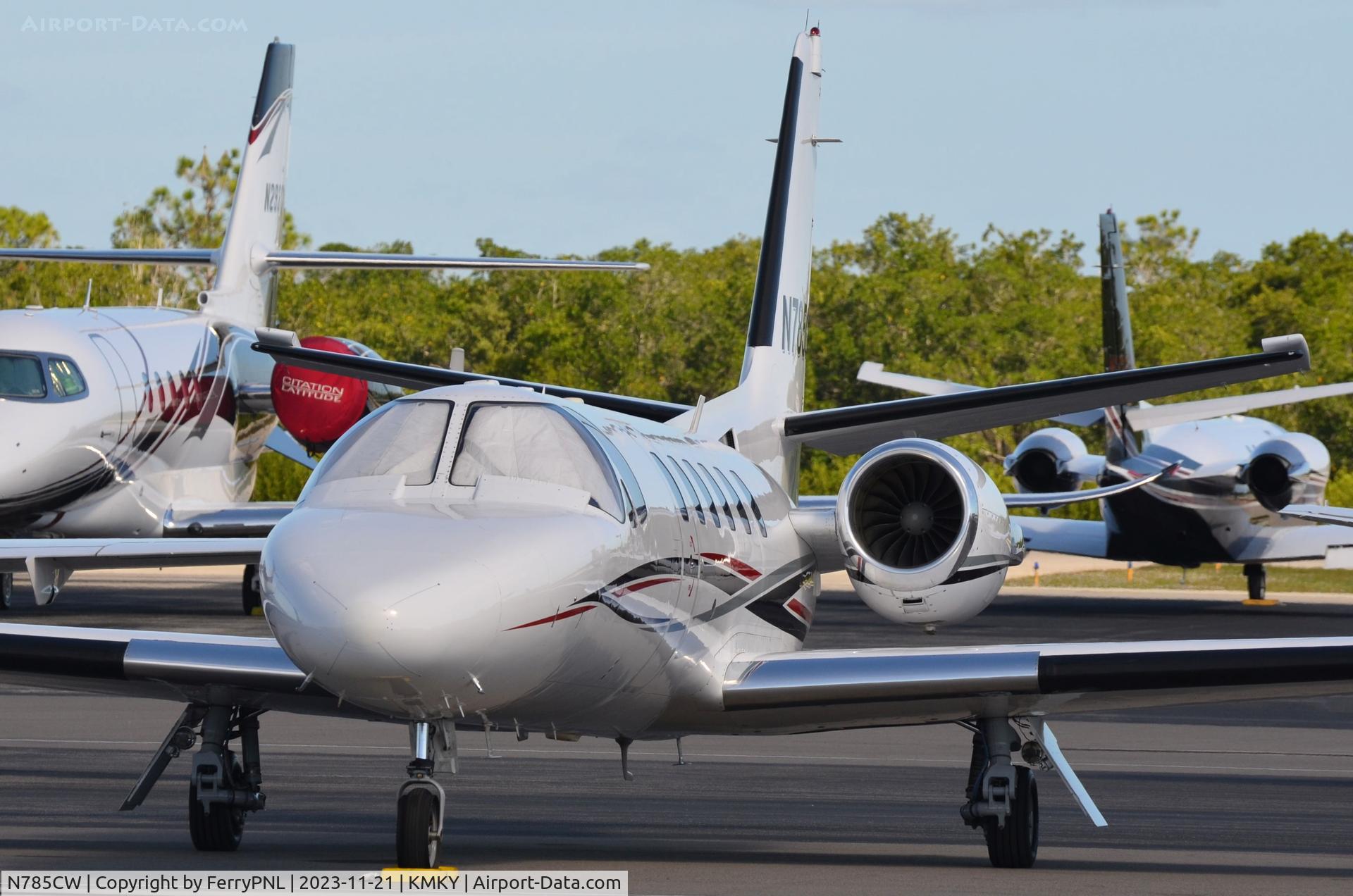 N785CW, 2000 Cessna 550 Citation Bravo C/N 550-0916, Private Ce550 parked at MRK