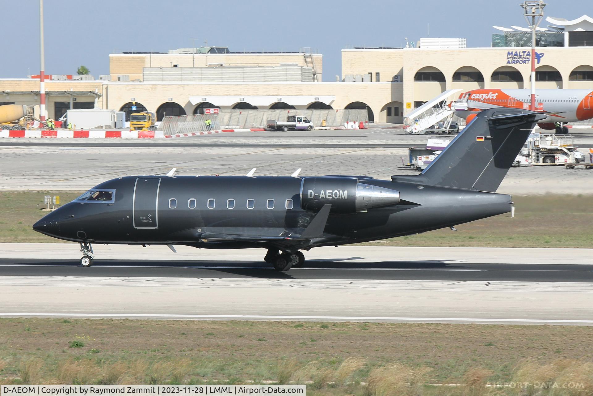 D-AEOM, 2006 Bombardier Challenger 604 (CL-600-2B16) C/N 5654, Bombardier Challenger 604 D-AEOM Central Jets