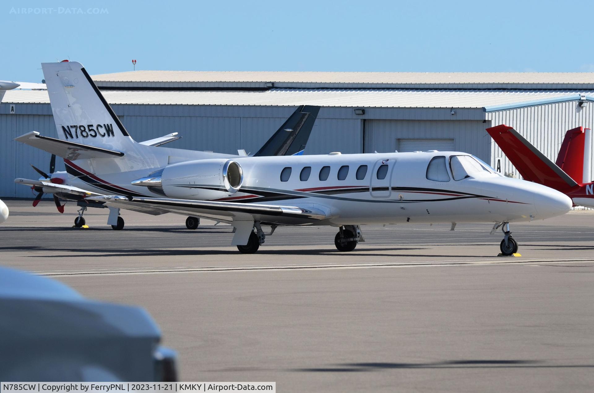 N785CW, 2000 Cessna 550 Citation Bravo C/N 550-0916, Ce550 parked in MRK