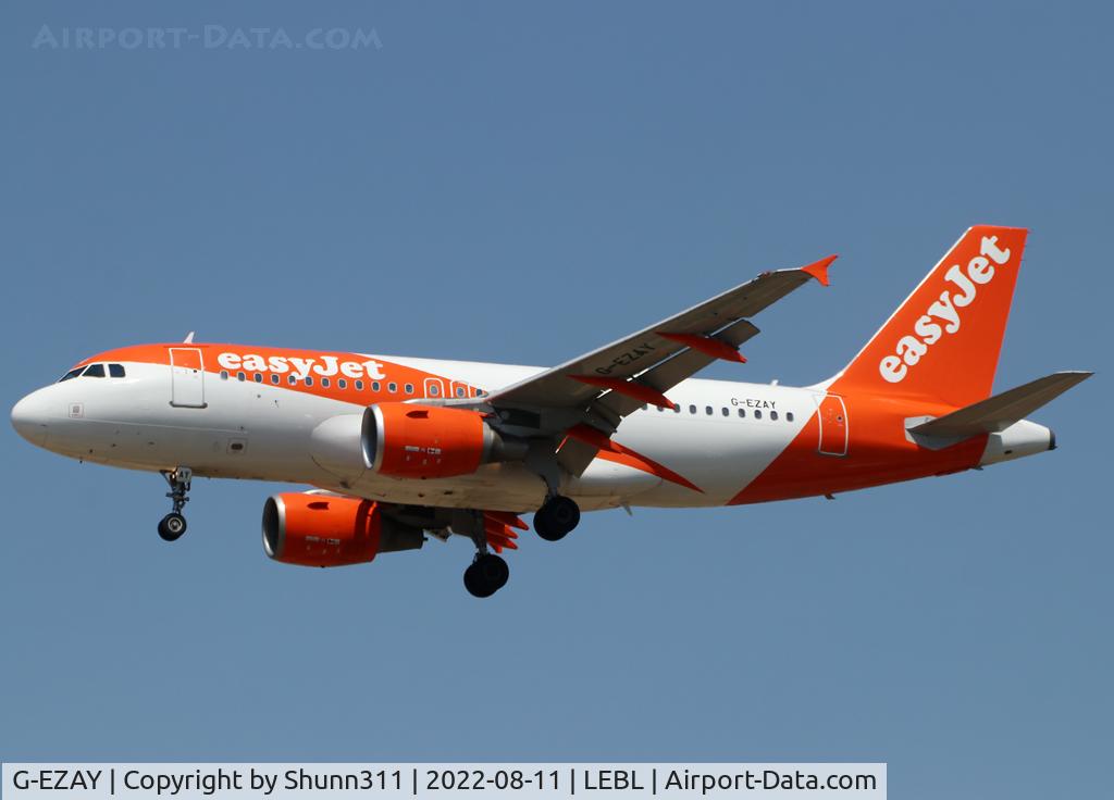 G-EZAY, 2006 Airbus A319-111 C/N 2827, Landing rwy 24R in new c/s