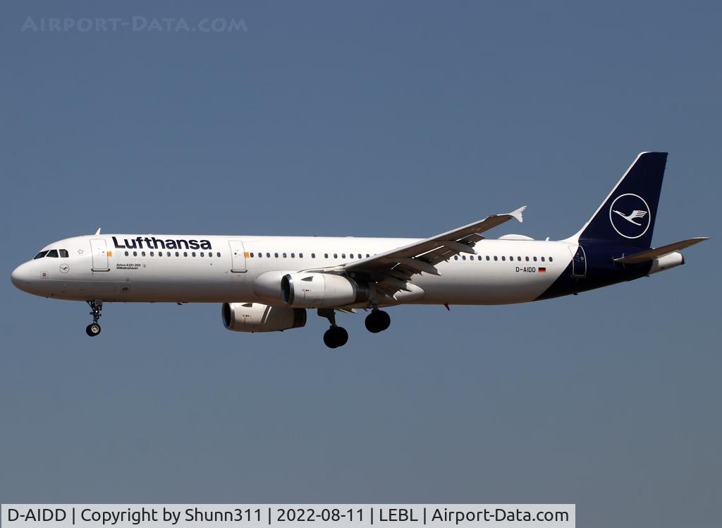 D-AIDD, 2010 Airbus A321-231 C/N 4585, Landing rwy 24R in new c/s