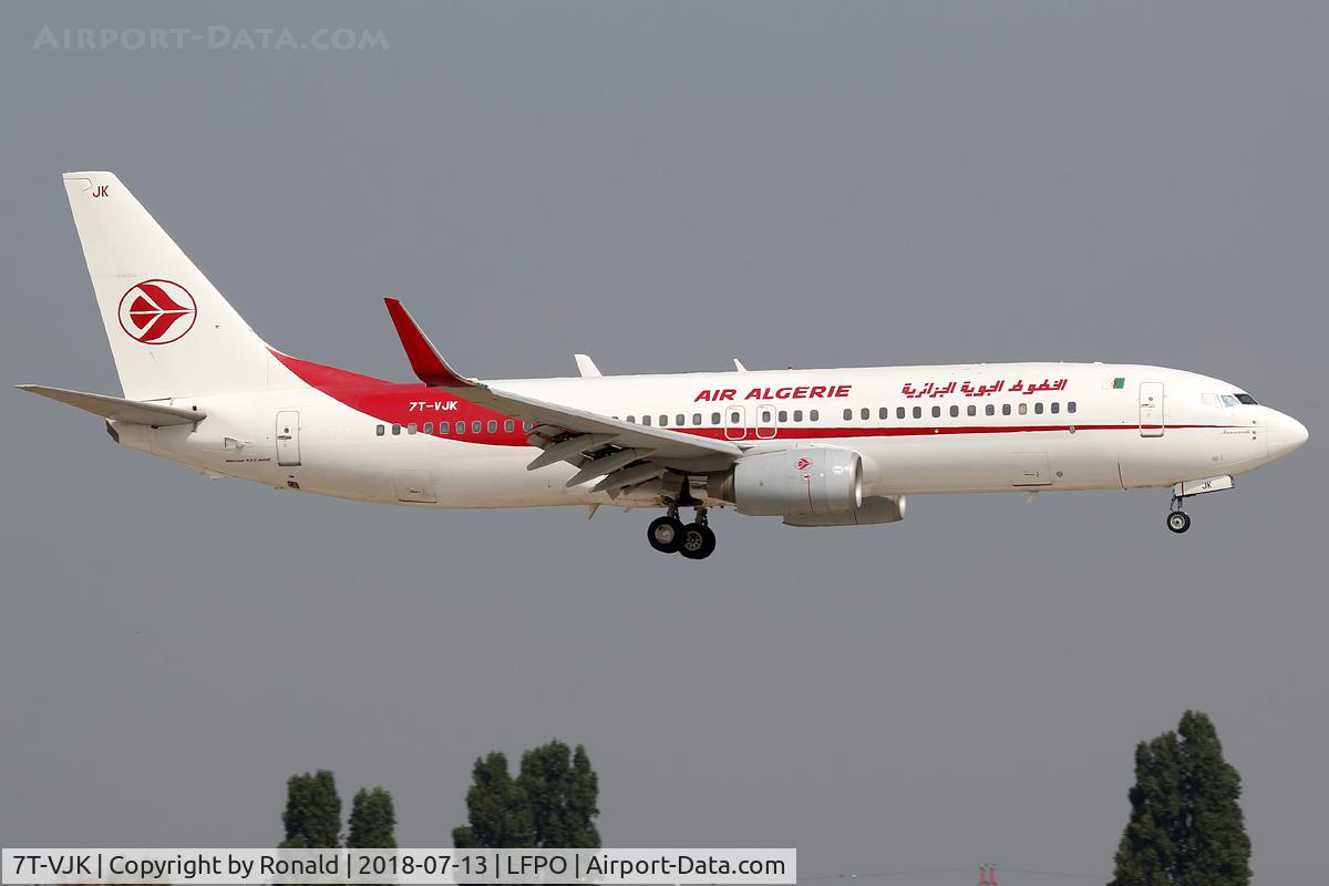 7T-VJK, 2000 Boeing 737-8D6 C/N 30203, at orly