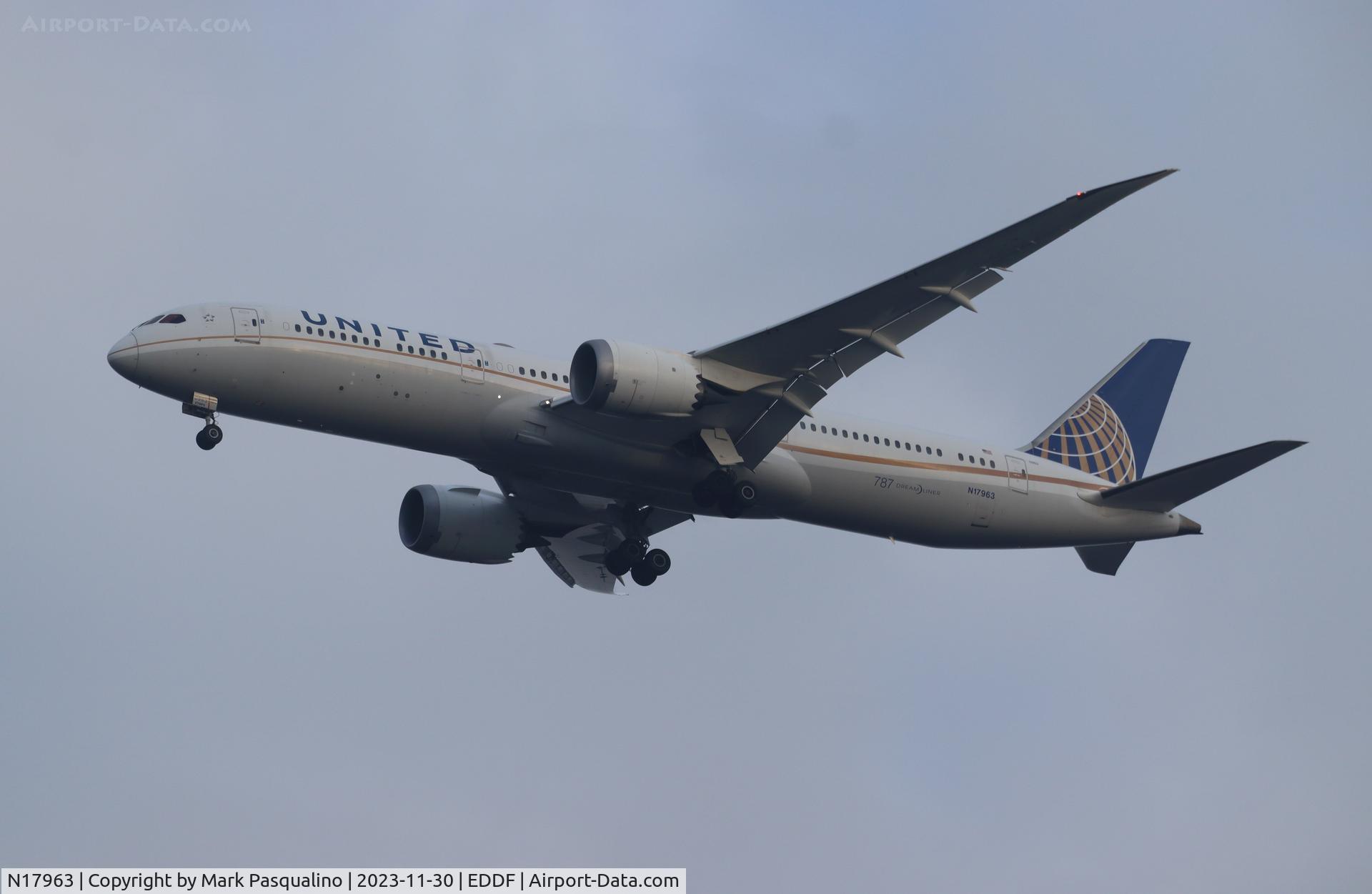 N17963, 2016 Boeing 787-9 Dreamliner C/N 37812, Boeing 787-9 Dreamliner