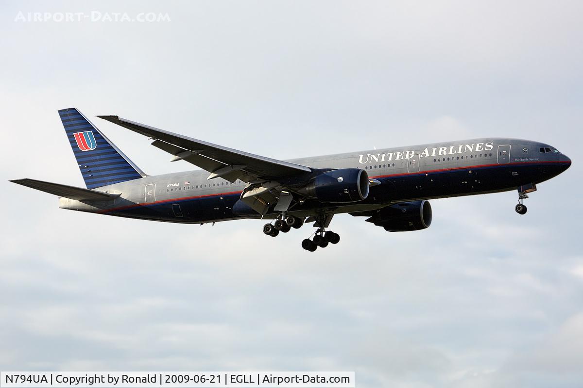 N794UA, 1997 Boeing 777-222 C/N 26953, at lhr