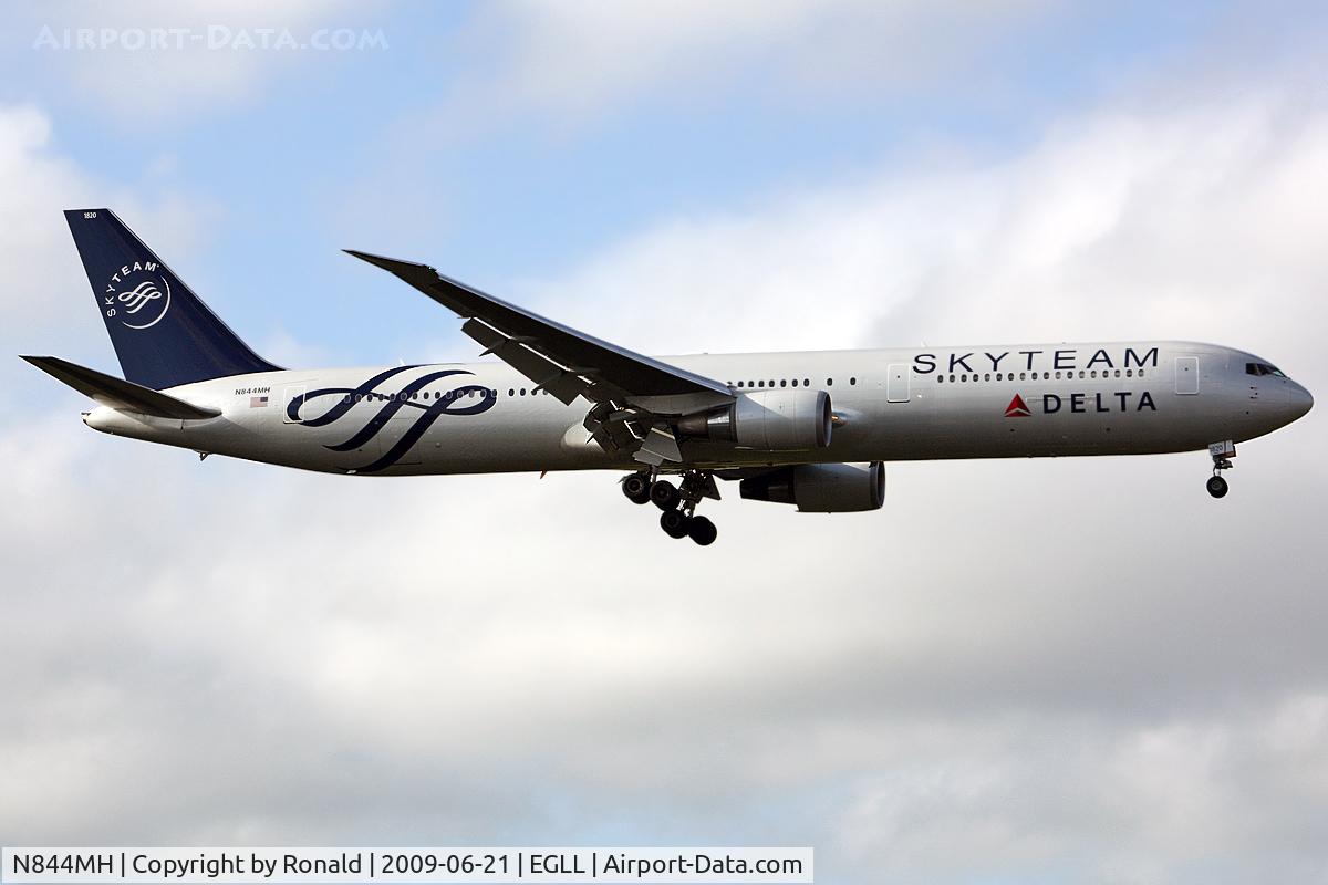 N844MH, 2002 Boeing 767-432/ER C/N 29717, at lhr