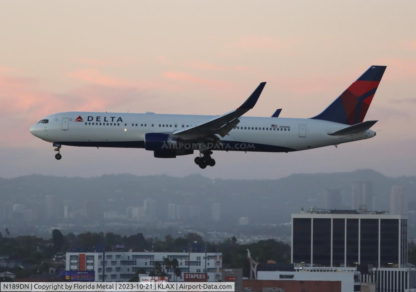 N189DN, 1996 Boeing 767-332 C/N 25990, DAL 763 zx JFK-LAX