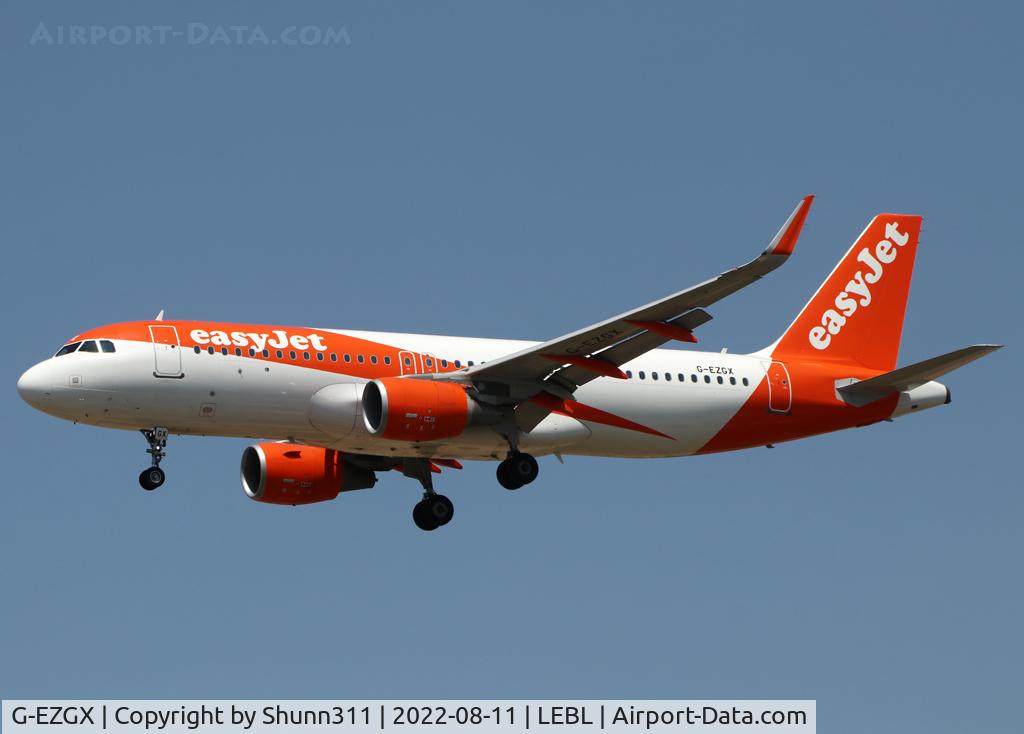 G-EZGX, 2018 Airbus A320-214 C/N 8381, Landing rwy 24R