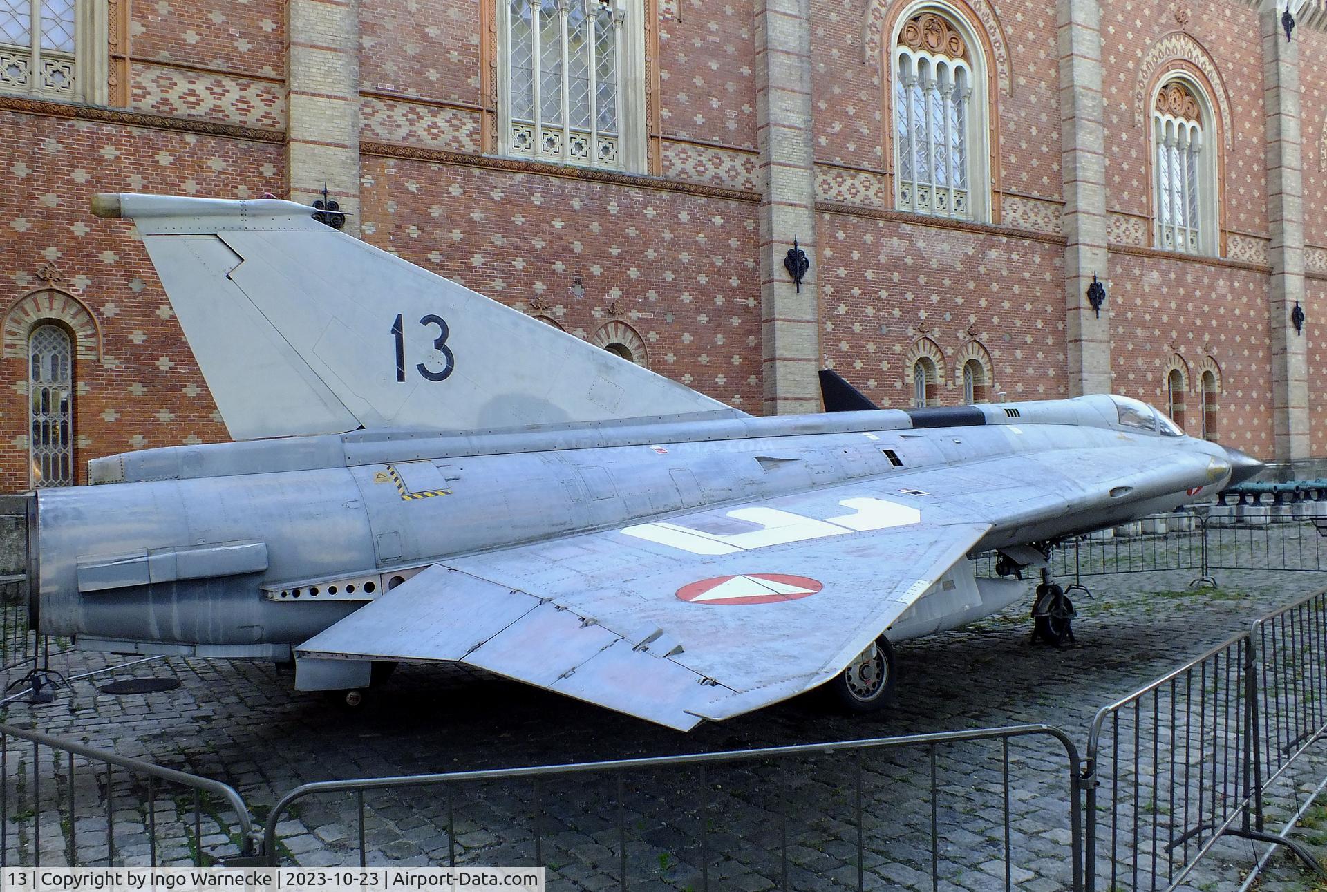 13, Saab J-35Oe MkII Draken C/N 35-1413, SAAB J35Oe Mk II Draken at the Heeresgeschichtliches Museum (HGM, Museum of Military History), Wien (Vienna)