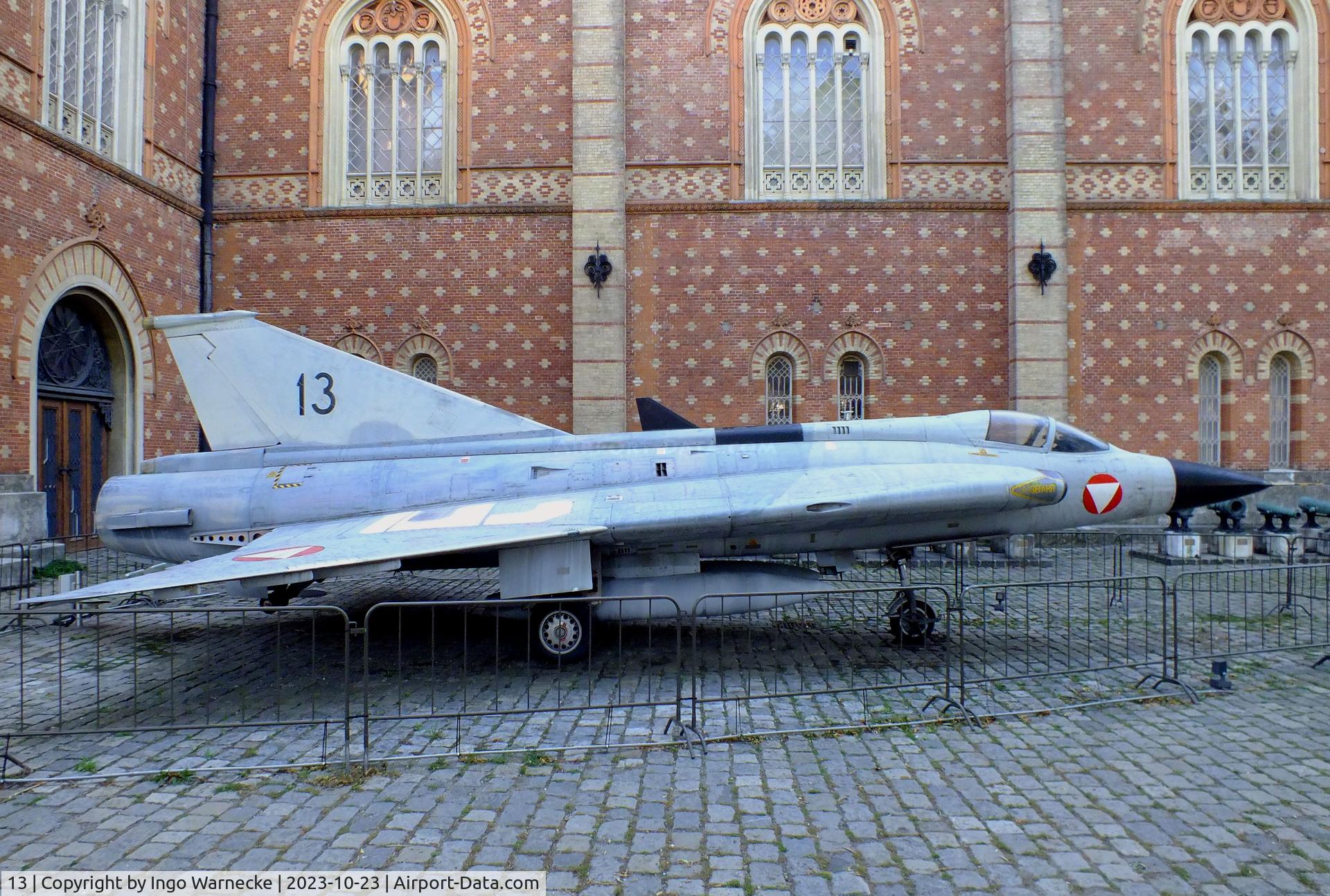 13, Saab J-35Oe MkII Draken C/N 35-1413, SAAB J35Oe Mk II Draken at the Heeresgeschichtliches Museum (HGM, Museum of Military History), Wien (Vienna)
