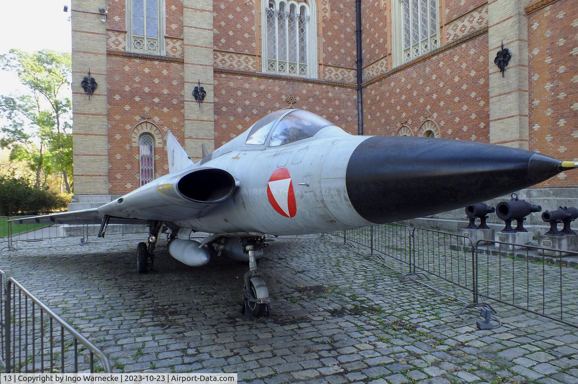 13, Saab J-35Oe MkII Draken C/N 35-1413, SAAB J35Oe Mk II Draken at the Heeresgeschichtliches Museum (HGM, Museum of Military History), Wien (Vienna)