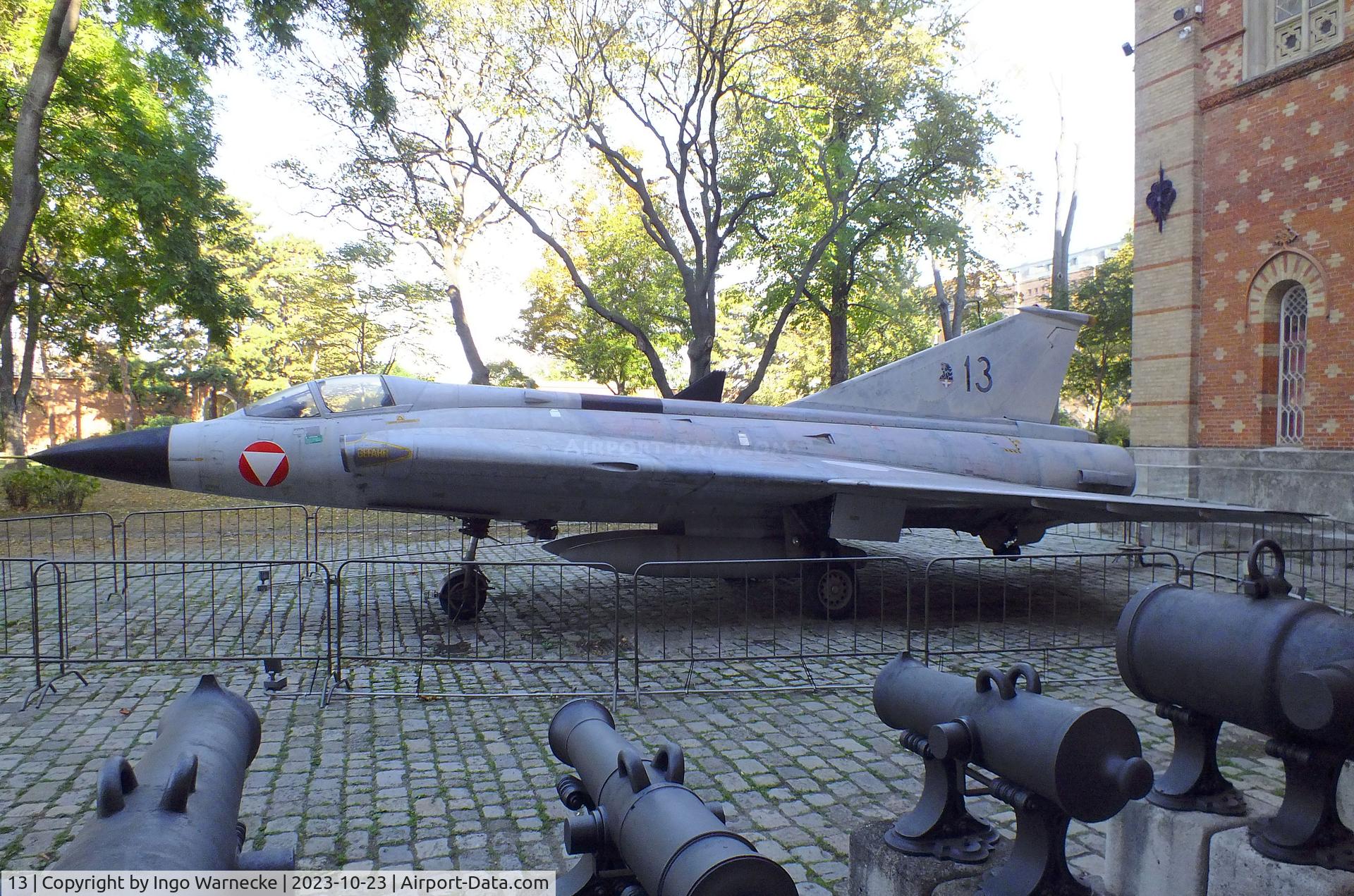 13, Saab J-35Oe MkII Draken C/N 35-1413, SAAB J35Oe Mk II Draken at the Heeresgeschichtliches Museum (HGM, Museum of Military History), Wien (Vienna)