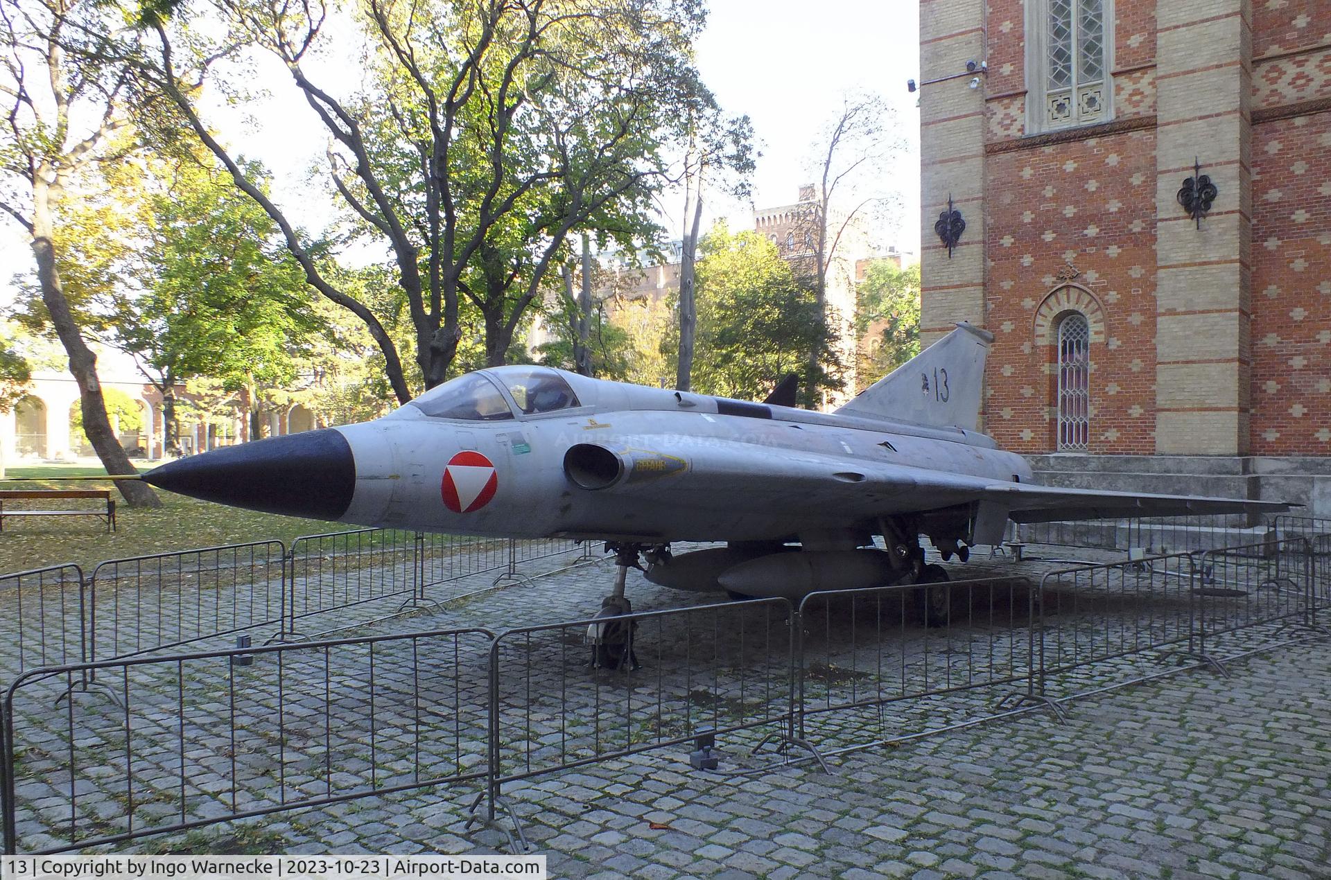 13, Saab J-35Oe MkII Draken C/N 35-1413, SAAB J35Oe Mk II Draken at the Heeresgeschichtliches Museum (HGM, Museum of Military History), Wien (Vienna)
