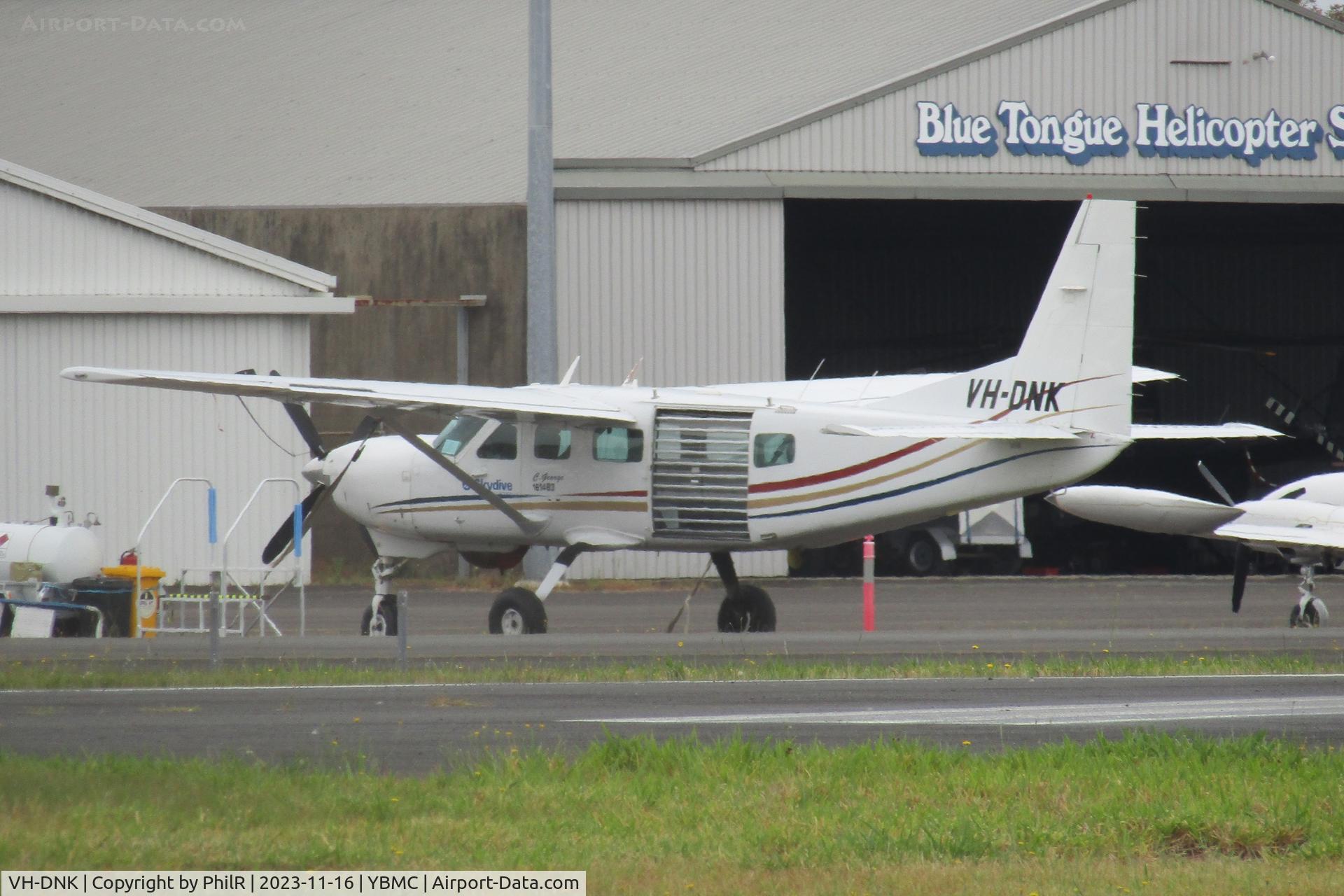 VH-DNK, 2008 Bombardier BD-700-1A10 Global Express C/N 9311, VH-DNK 1994 Cessna 208 Caravan Maroochydore