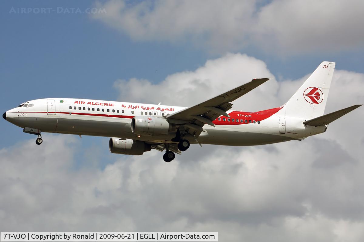 7T-VJO, 2001 Boeing 737-8D6 C/N 30207, at lhr