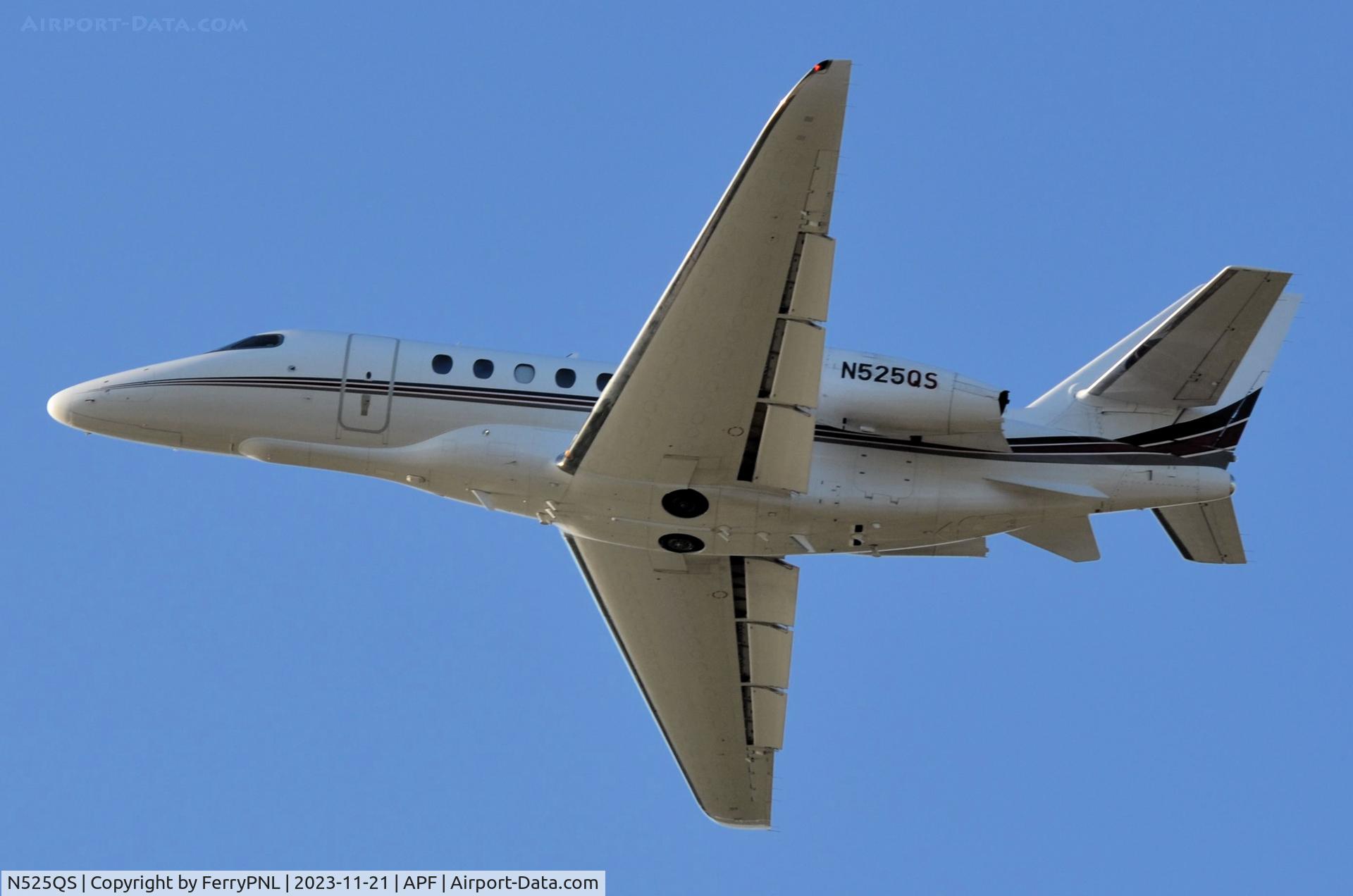 N525QS, 2016 Cessna 680A Citation Latitude C/N 680A0063, Netjets Ce680A taking-off