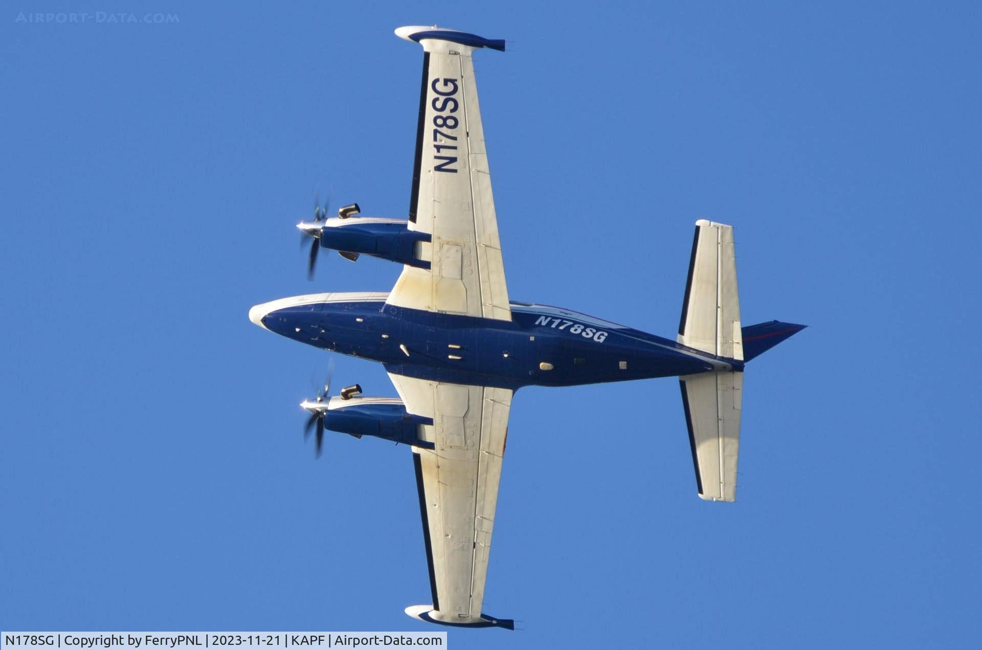 N178SG, Piper PA-31T-620 Cheyenne II C/N 31T-8020044, US planes usually don' t have markings under the wing.
This Pa31T is a Naples resident.