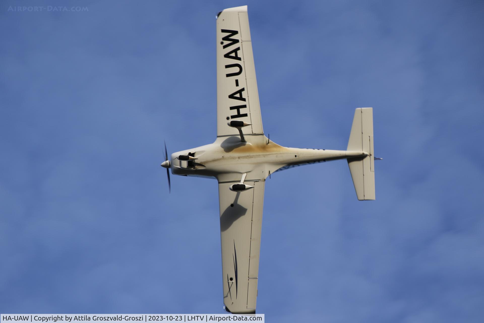 HA-UAW, TL Ultralight TL-2000 Sting Carbon S4 C/N 11ST366, LHTV - Tótvázsony-Kövesgyürpuszta Airport, Hungary