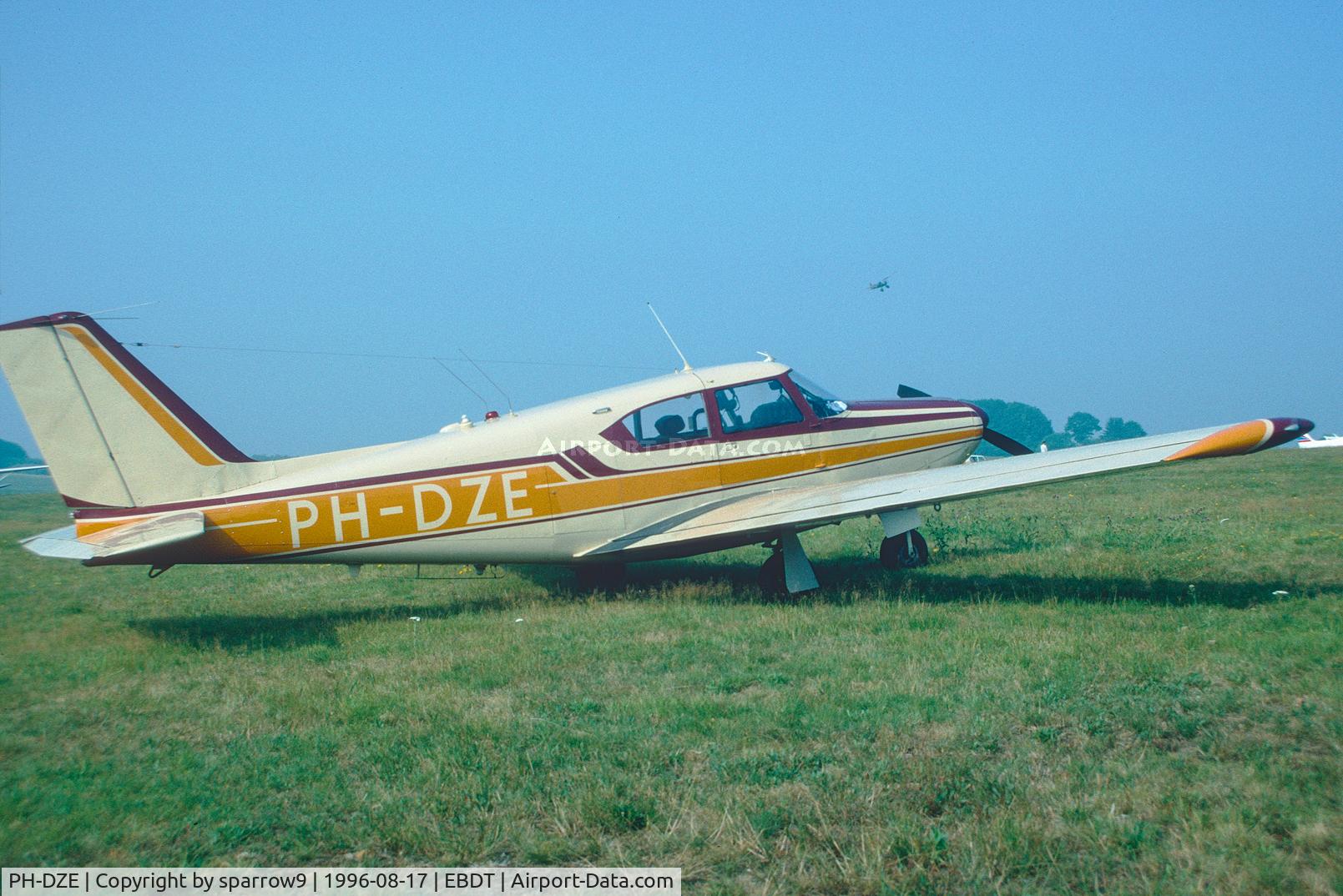 PH-DZE, 1960 Piper PA-24-250 Comanche C/N 24-1877, Rally at Schaffen. Scanned from a slide.