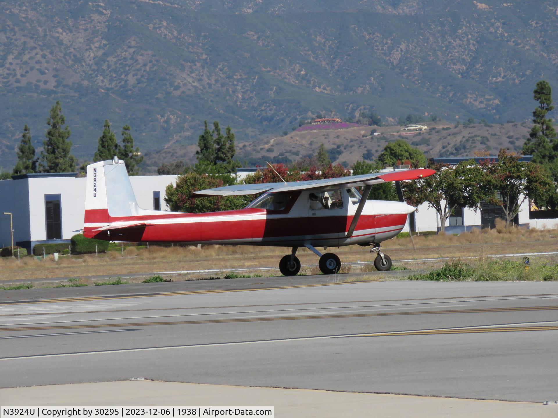 N3924U, 1965 Cessna 150E C/N 15061324, Taxxing