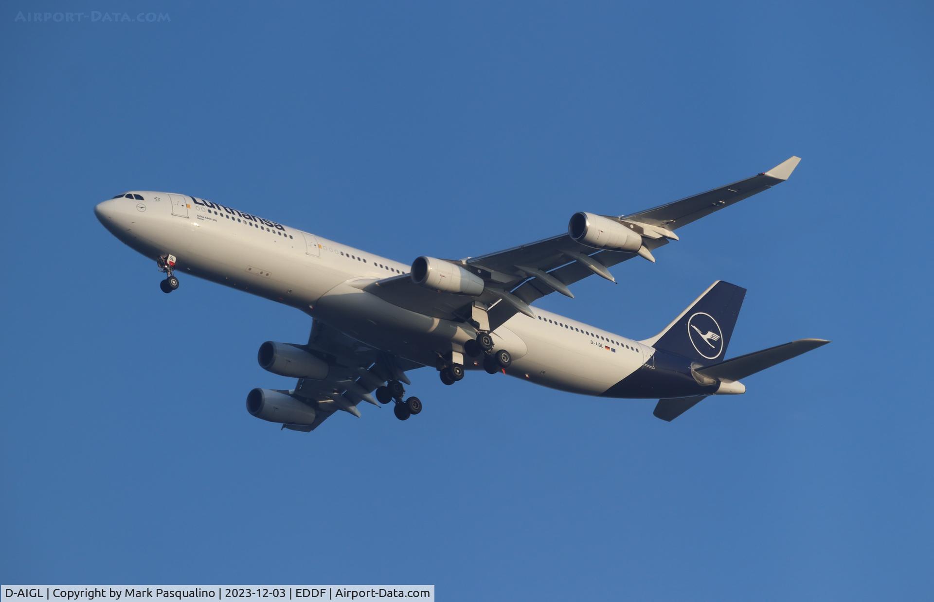 D-AIGL, 1996 Airbus A340-313 C/N 135, Airbus A340-313
