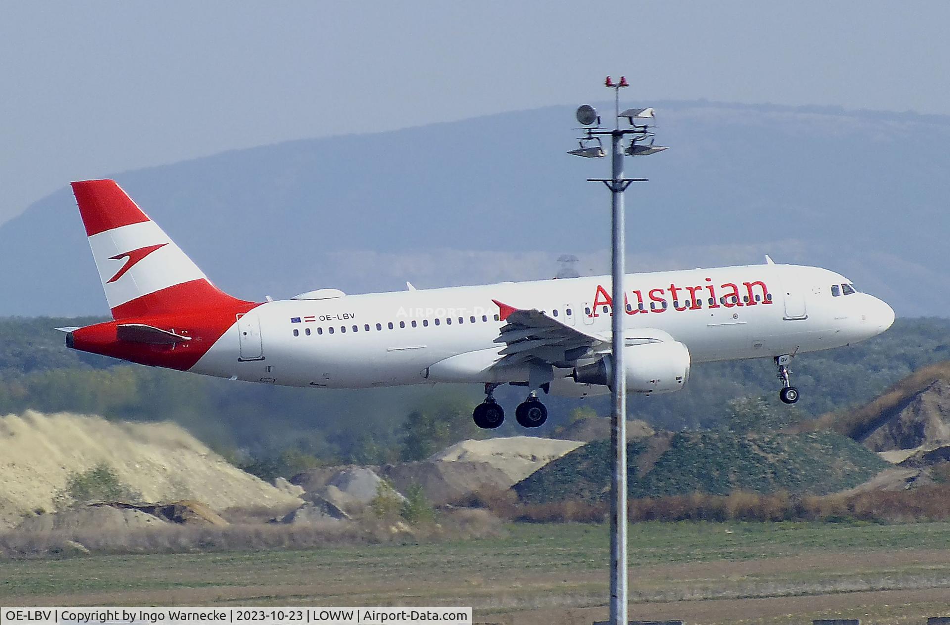 OE-LBV, 2000 Airbus A320-214 C/N 1385, Airbus A320-214 of Austrian Airlines at Wien-Schwechat airport