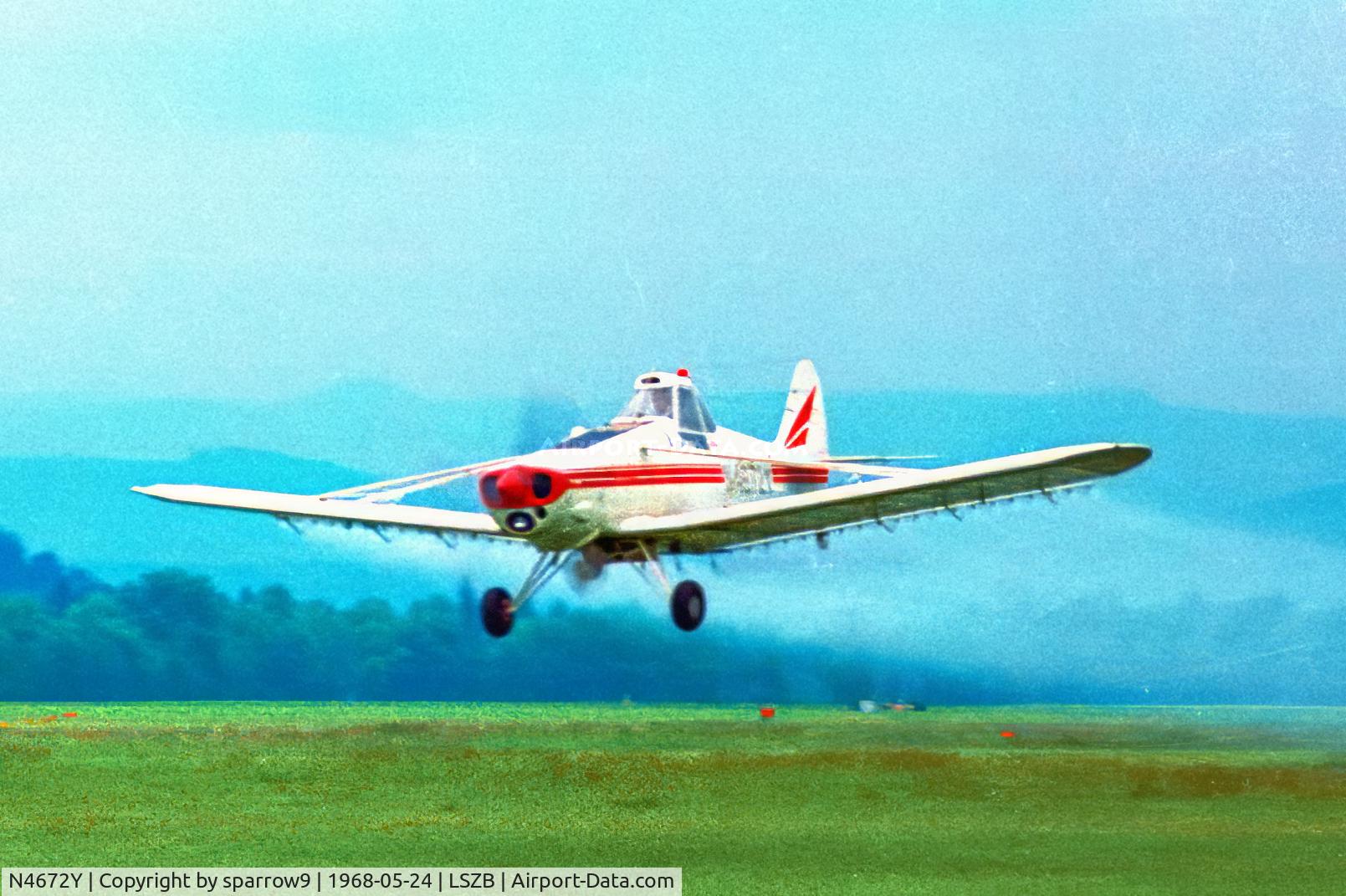 N4672Y, 1967 Piper PA-25-235 Pawnee C/N 25-4377, Spraying demonstration at Berne-Belp. Scanned from a slide.
