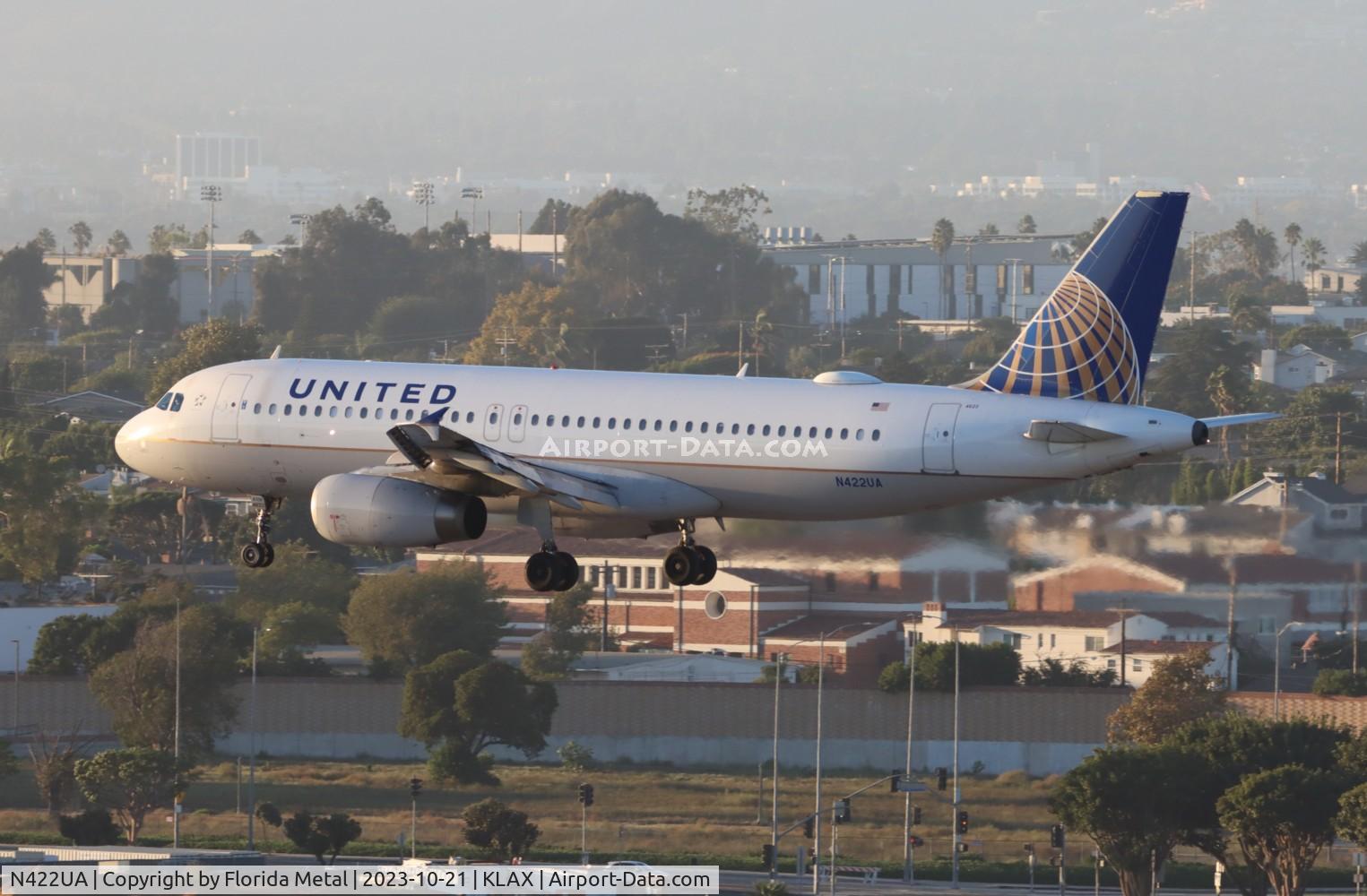 N422UA, 1995 Airbus A320-232 C/N 503, UAL A320 oc zx YVR-LAX