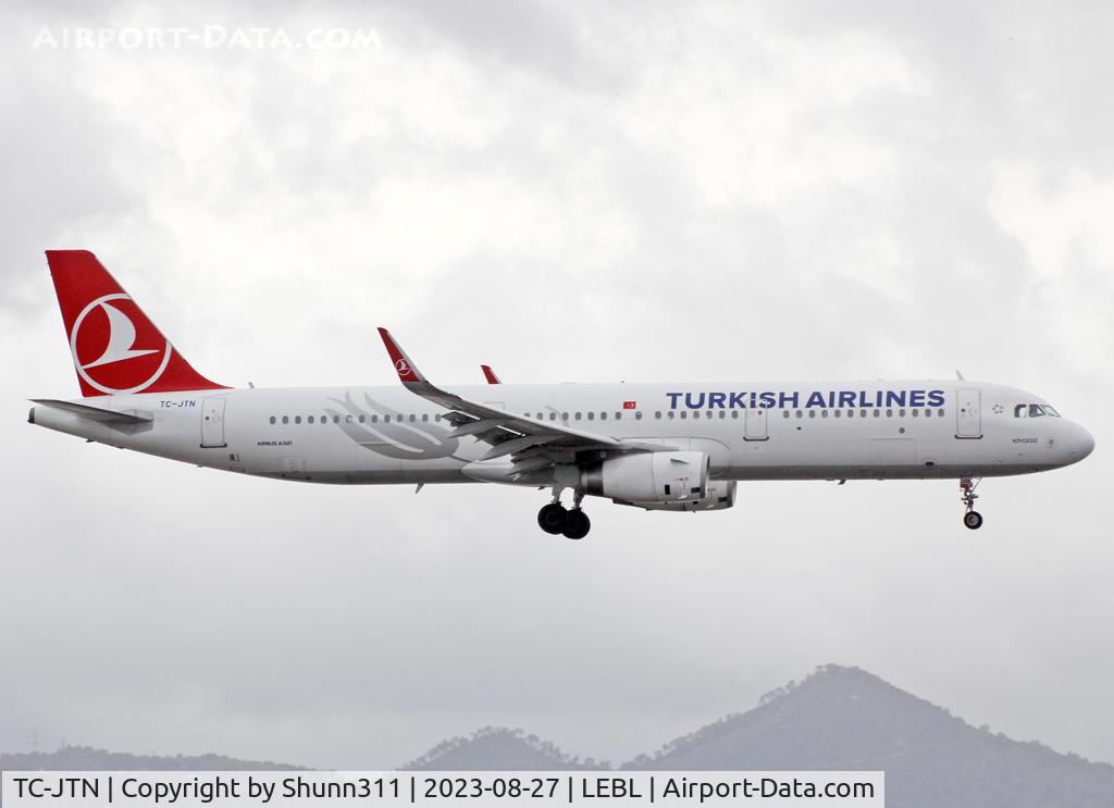 TC-JTN, 2016 Airbus A321-231 C/N 7274, LAnding rwy 06L