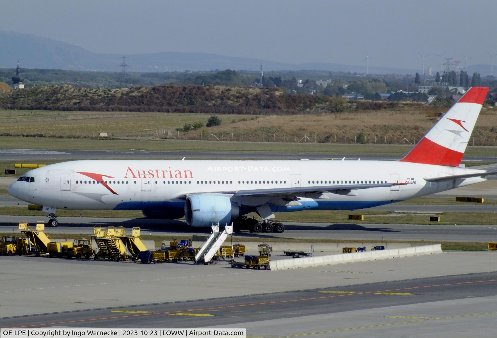 OE-LPE, 1998 Boeing 777-2Q8/ER C/N 27607, Boeing 777-2Q8/ER of Austrian Airlines at Wien-Schwechat airport