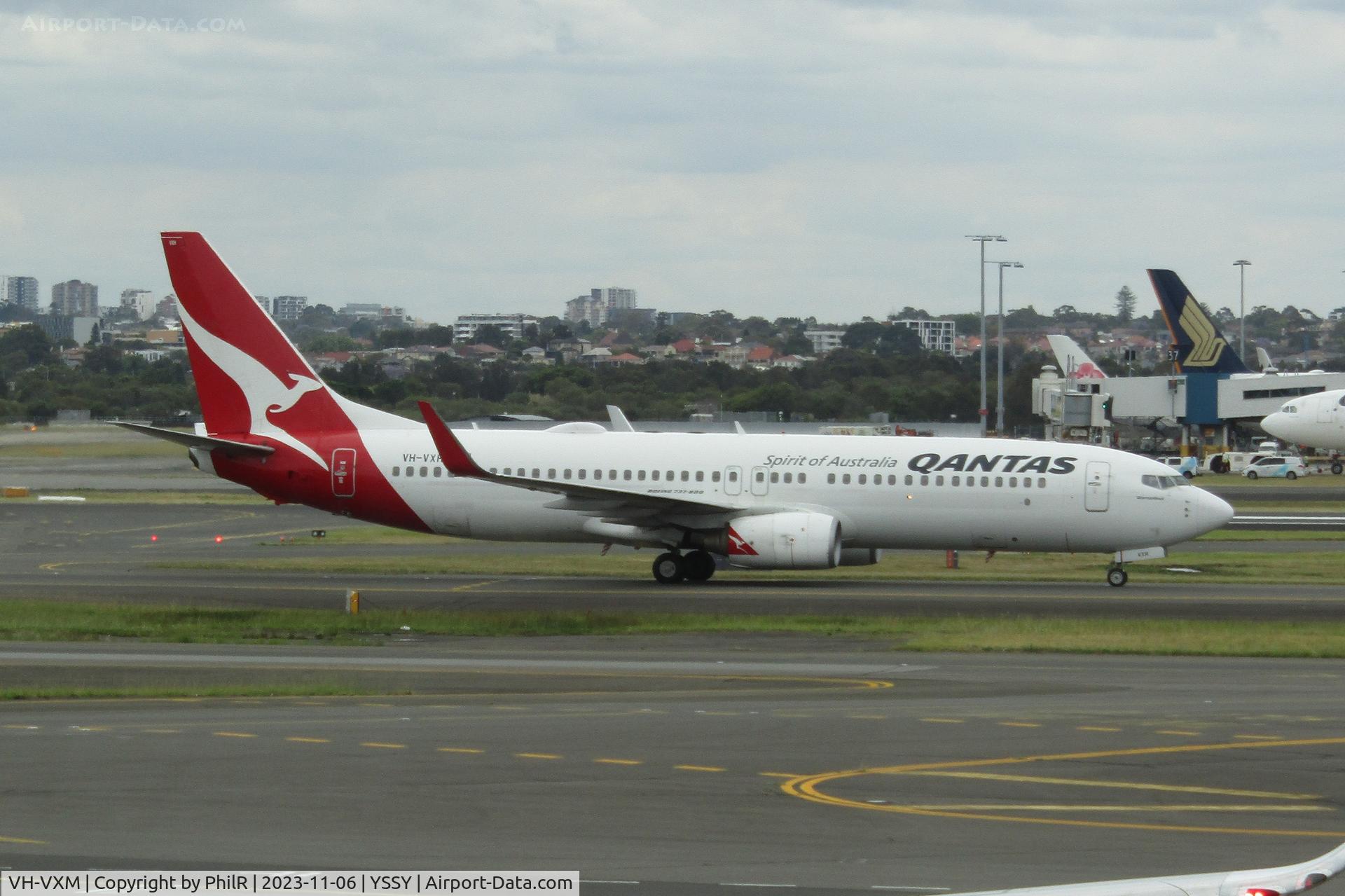 VH-VXM, 2002 Boeing 737-838 C/N 33483, VH-VXM Boeing 737-800 Qantas Sydney