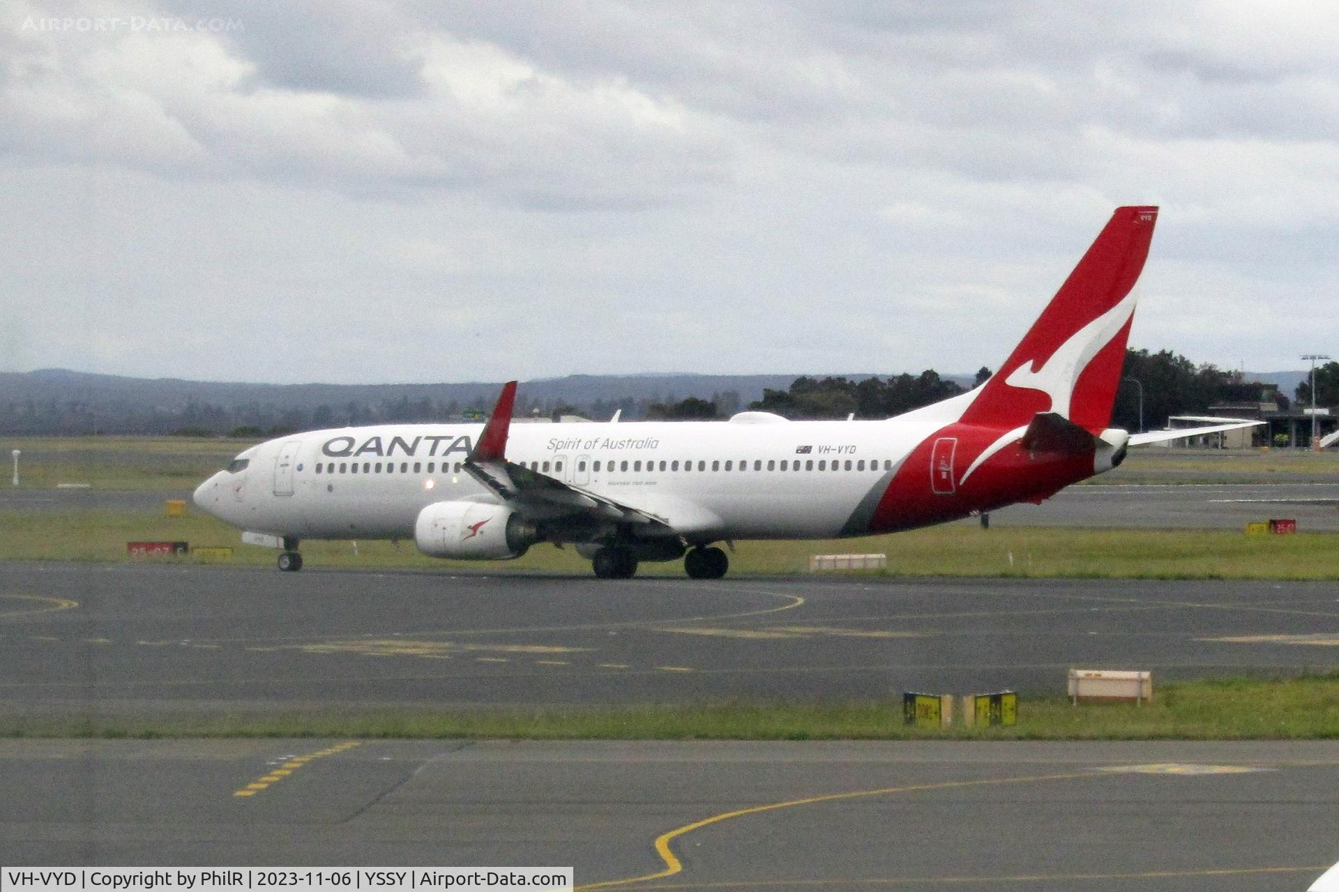 VH-VYD, 2005 Boeing 737-838 C/N 33992, VH-VYD 2005 Boeing 737-800 Qantas Sydney