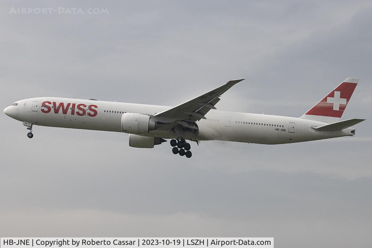 HB-JNE, 2016 Boeing 777-3DE/ER C/N 44586, Zurich Kloten