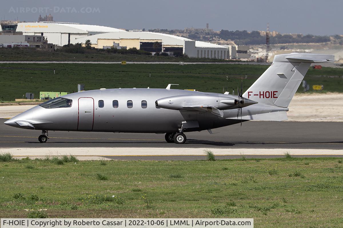 F-HOIE, 2011 Piaggio P-180 Avanti II C/N 1225, Park 9