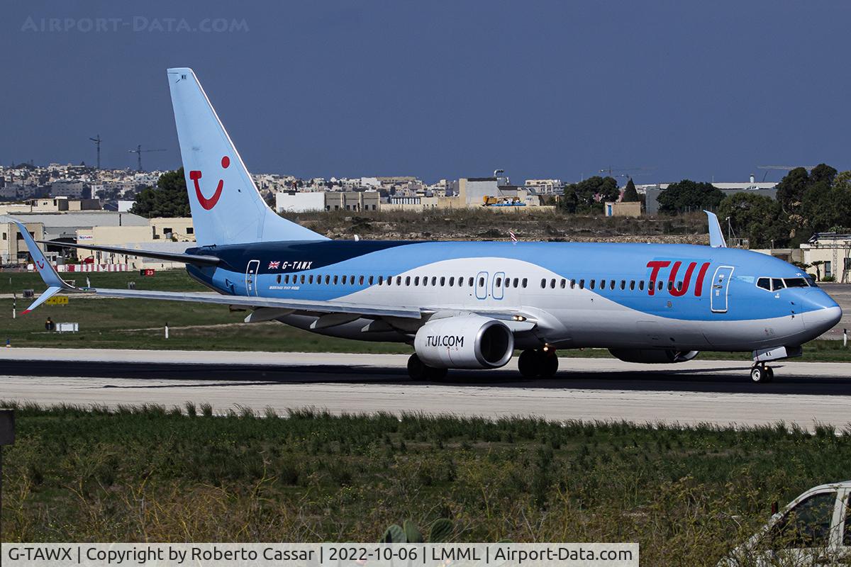 G-TAWX, 2013 Boeing 737-8K5 C/N 44272, Runway 13