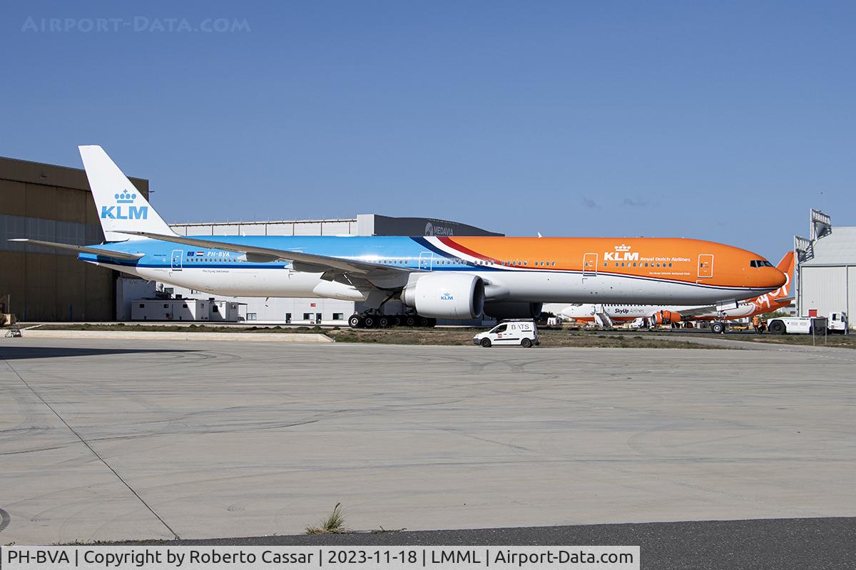PH-BVA, 2008 Boeing 777-306/ER C/N 35671, ACM Apron