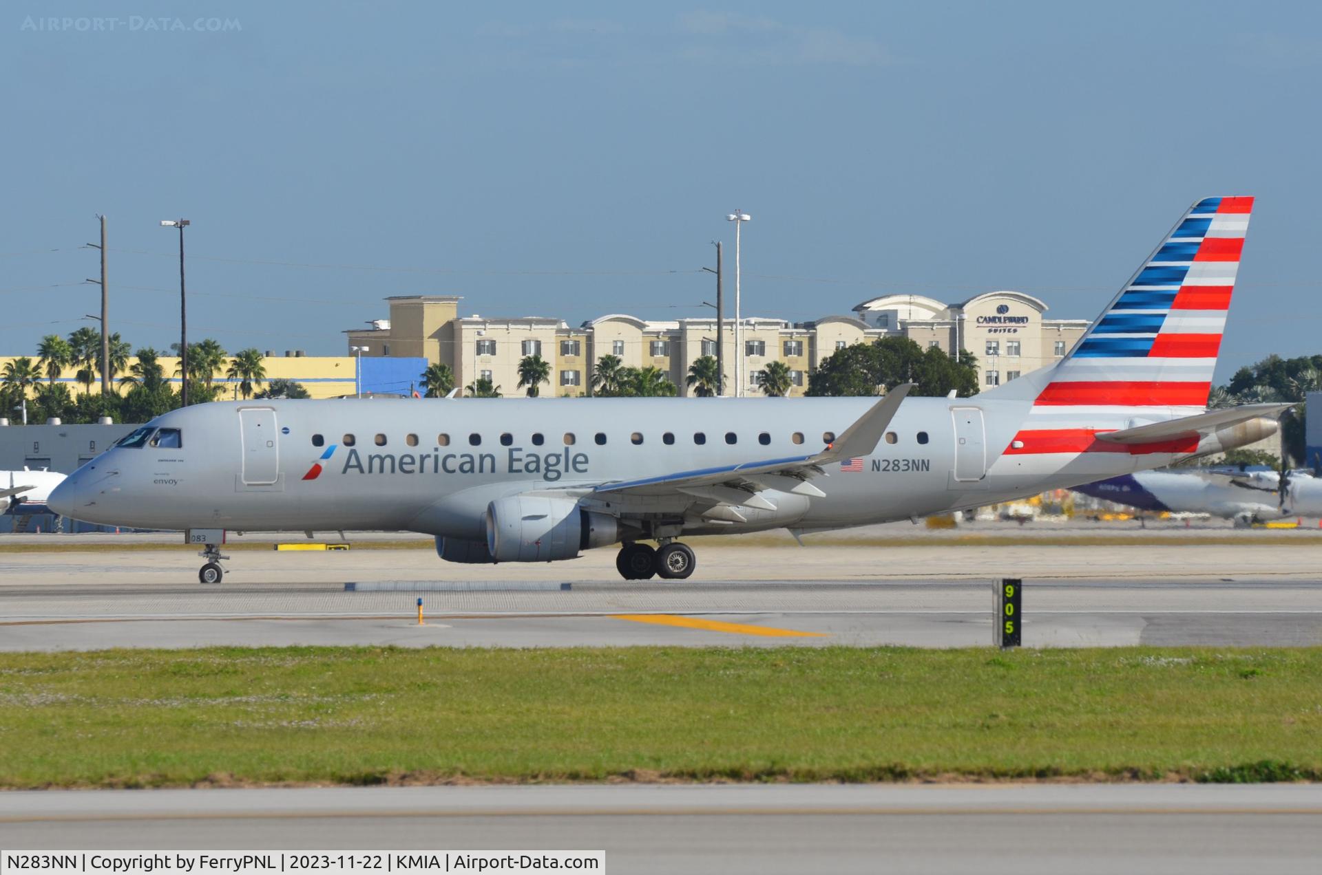 N283NN, 2019 Embraer ERJ-175 C/N 17000818, Envoy/Eagle ERJ175 taxying