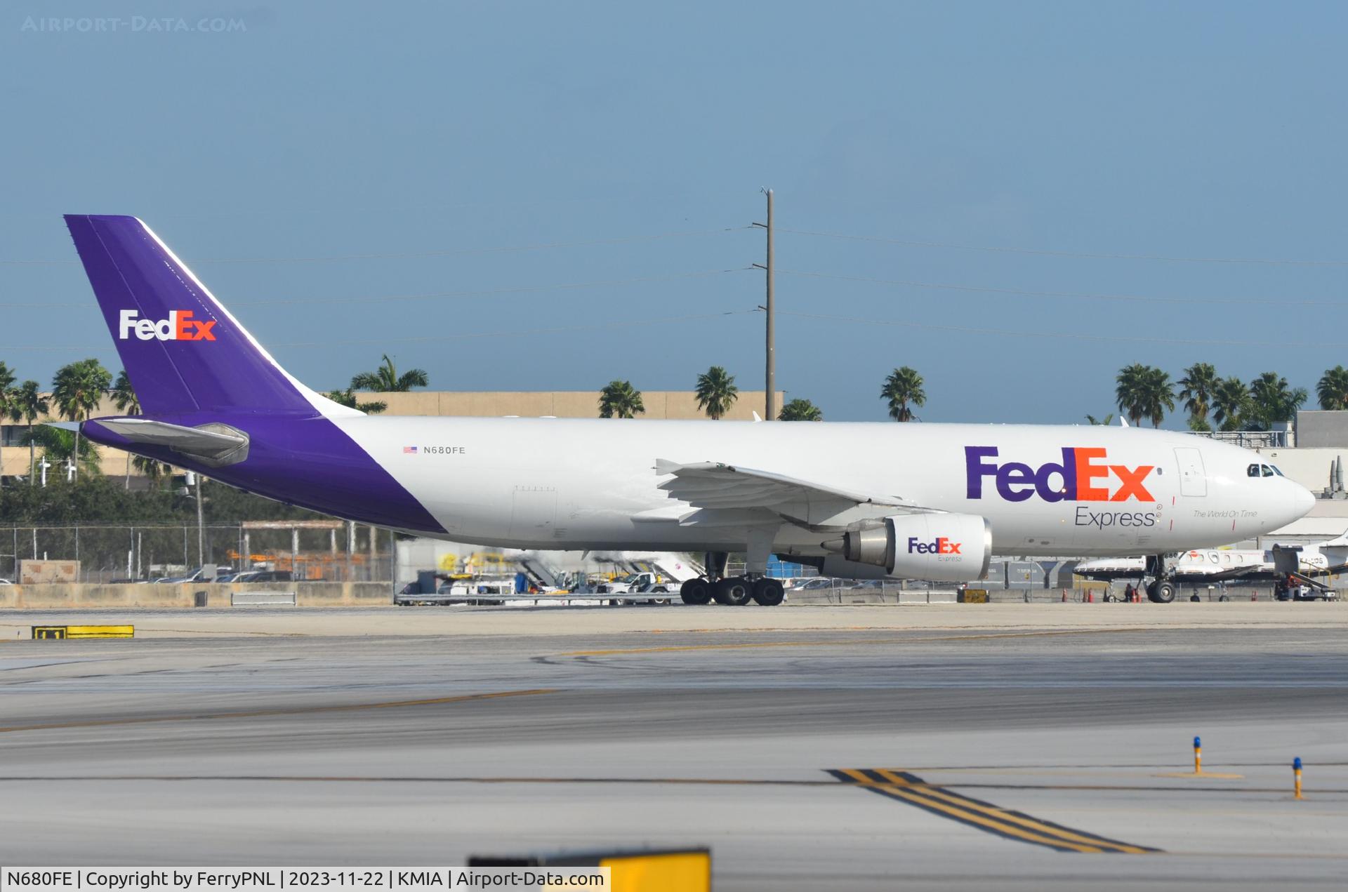 N680FE, 1998 Airbus A300F4-605R C/N 794, Fedex A306F for take-off