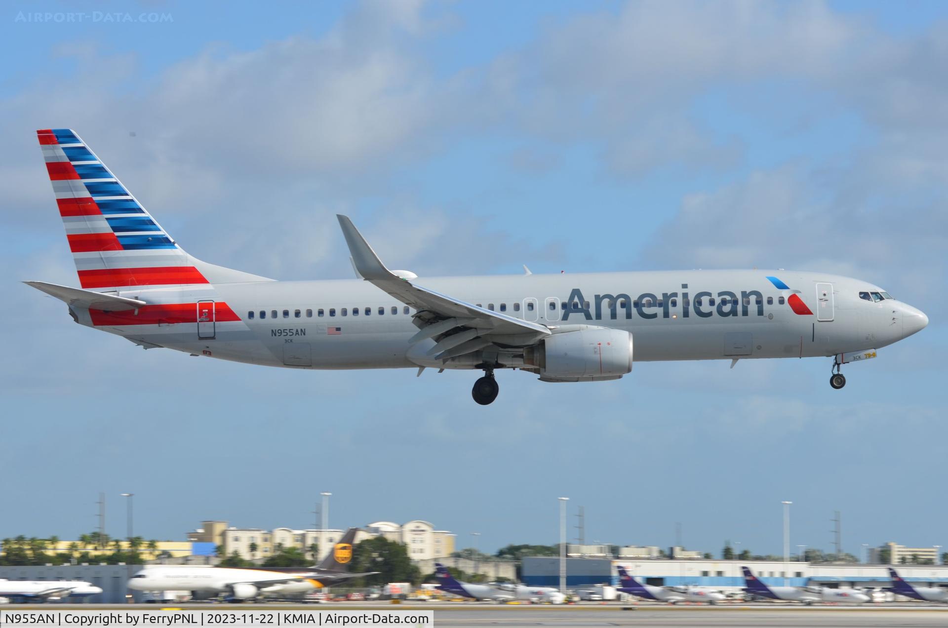 N955AN, 2001 Boeing 737-823 C/N 29540, American B738