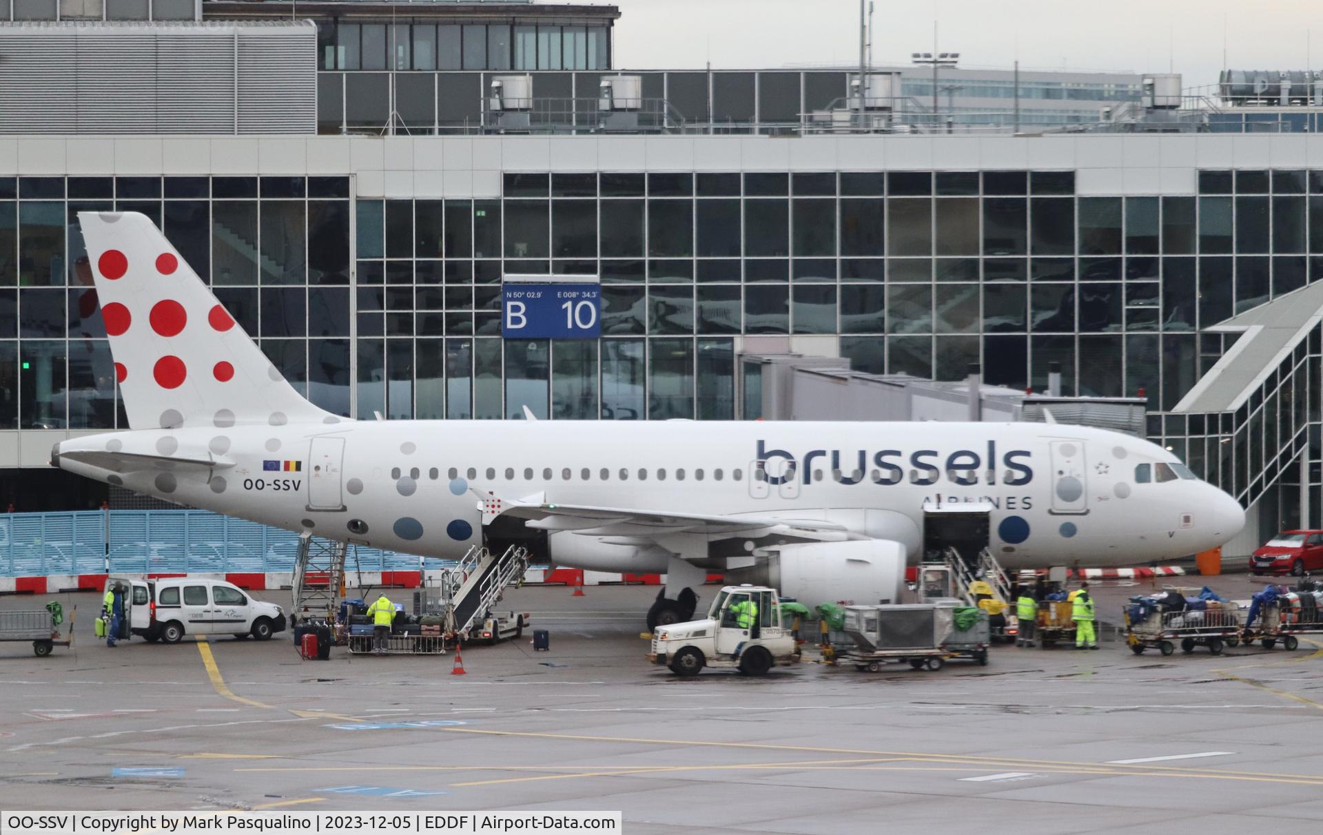 OO-SSV, 2004 Airbus A319-111 C/N 2196, Airbus A319-111