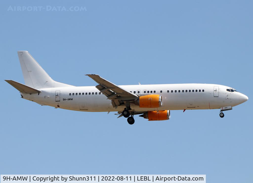 9H-AMW, 1992 Boeing 737-4Q8 C/N 26281, Landing rwy 24R with yellow engines... Air Horizont flight...