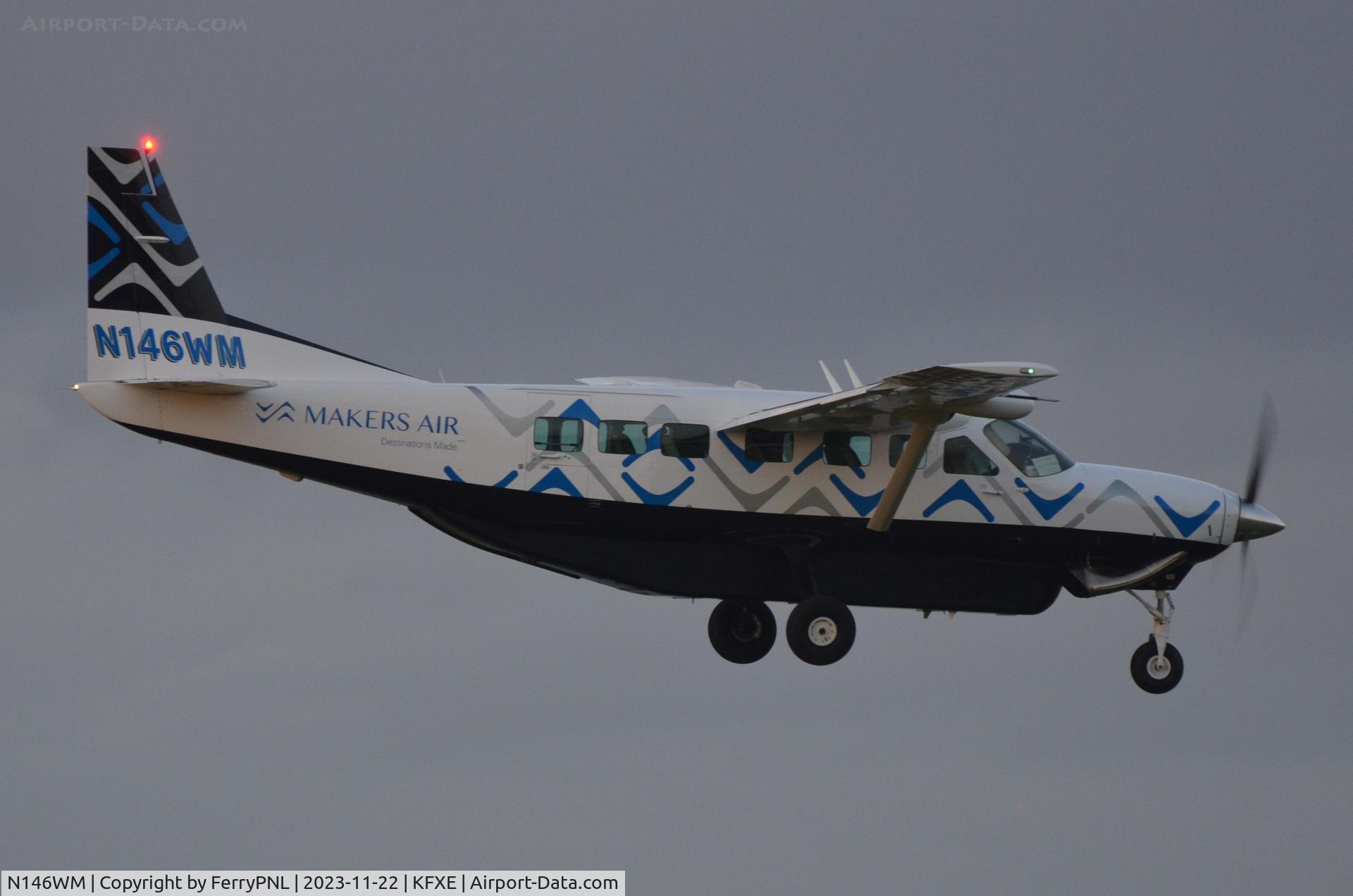 N146WM, 2000 Cessna 208B  Grand Caravan C/N 208B0813, Watermakers Air Ce208 landing at dusk