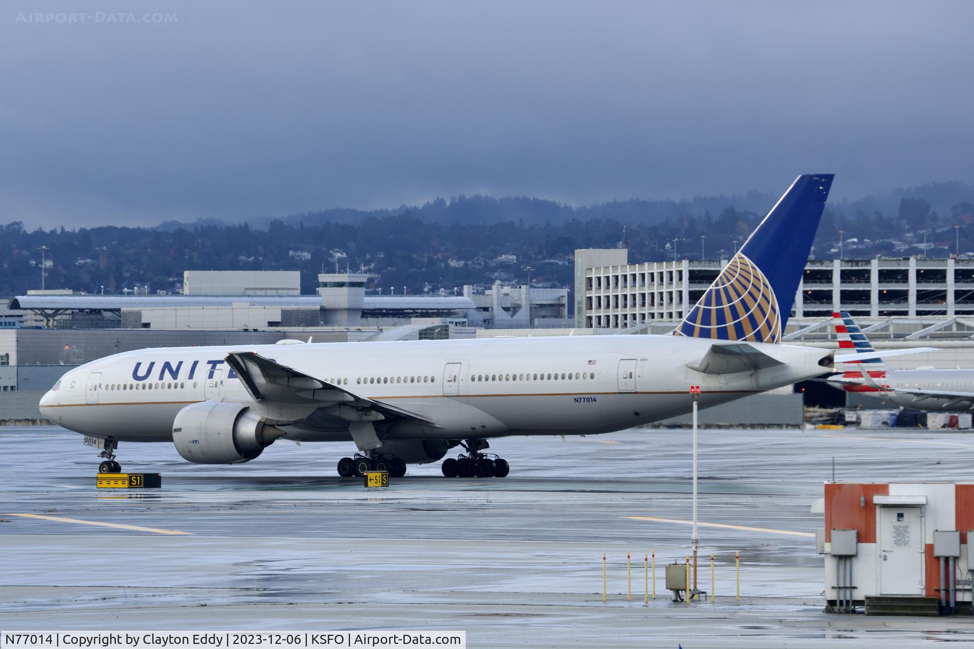 N77014, 1999 Boeing 777-224 C/N 29862, SFO 2023.
