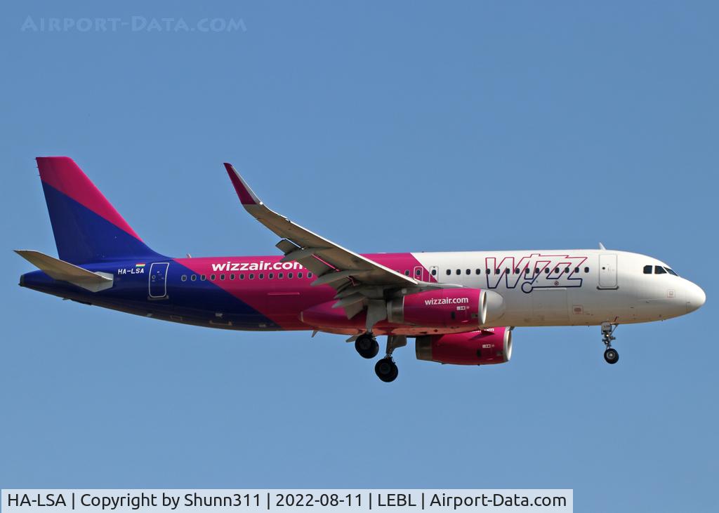 HA-LSA, 2018 Airbus A320-232(WL) C/N 8362, Landing rwy 24R
