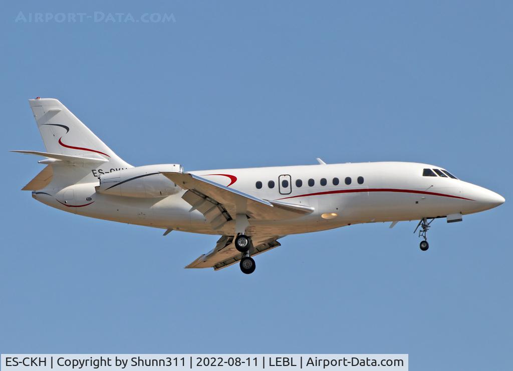 ES-CKH, 2005 Dassault Falcon 2000 C/N 227, LAnding rwy 24R