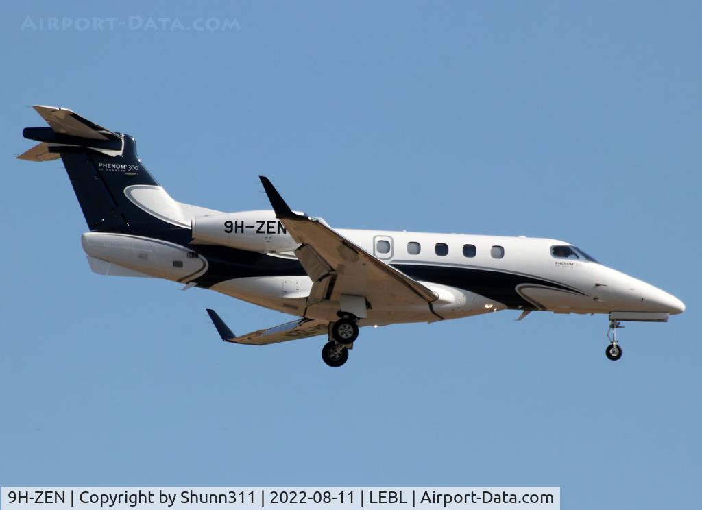 9H-ZEN, 2017 Embraer EMB-505 Phenom 300 C/N 50500409, Landing rwy 24R