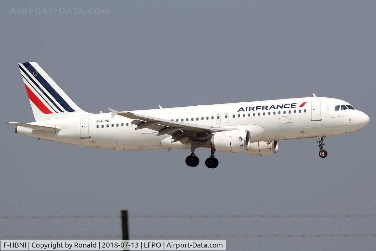 F-HBNI, 2011 Airbus A320-214 C/N 4820, at orly