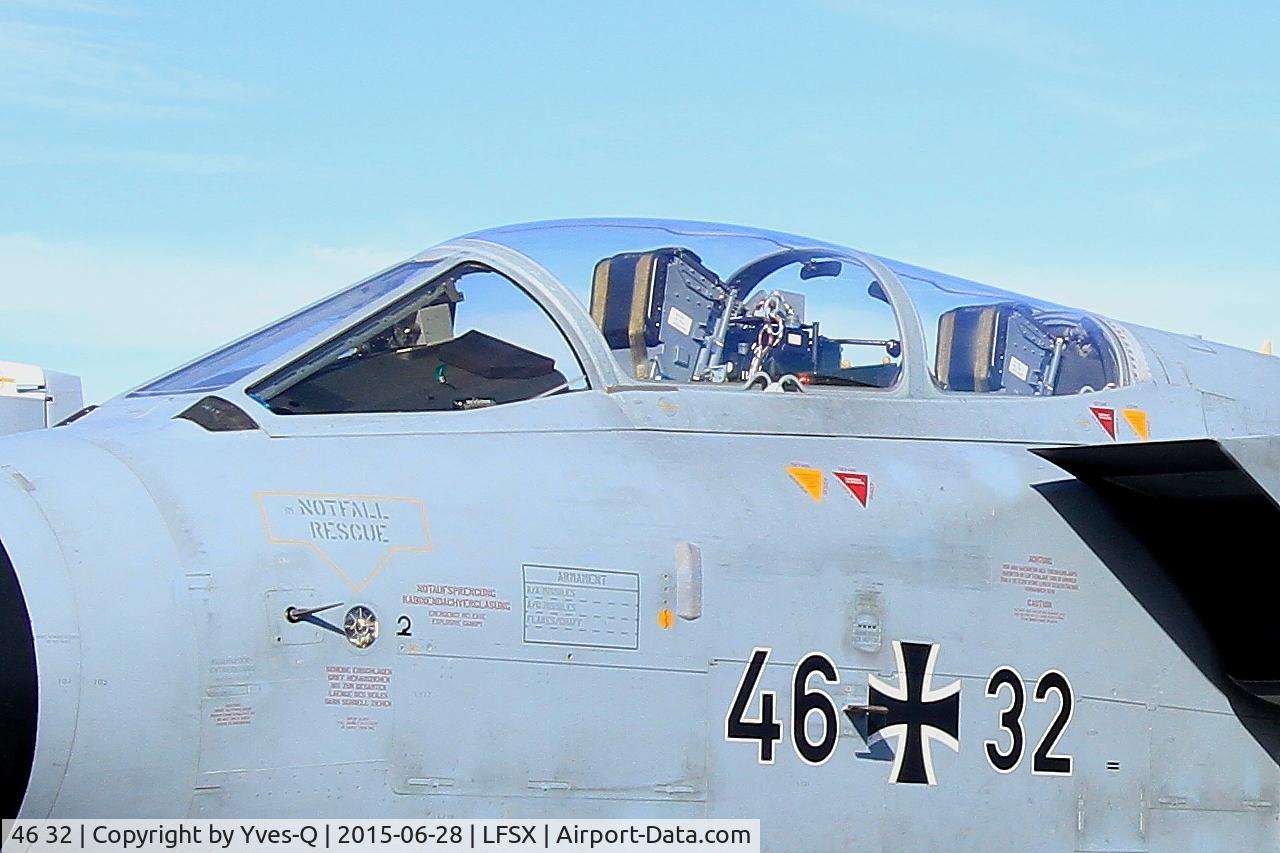 46 32, Panavia Tornado ECR C/N 842/GS265/4332, German Air Force Panavia Tornado ECR, Cockpit close up view, Luxeuil-Saint Sauveur Air Base 116 (LFSX)